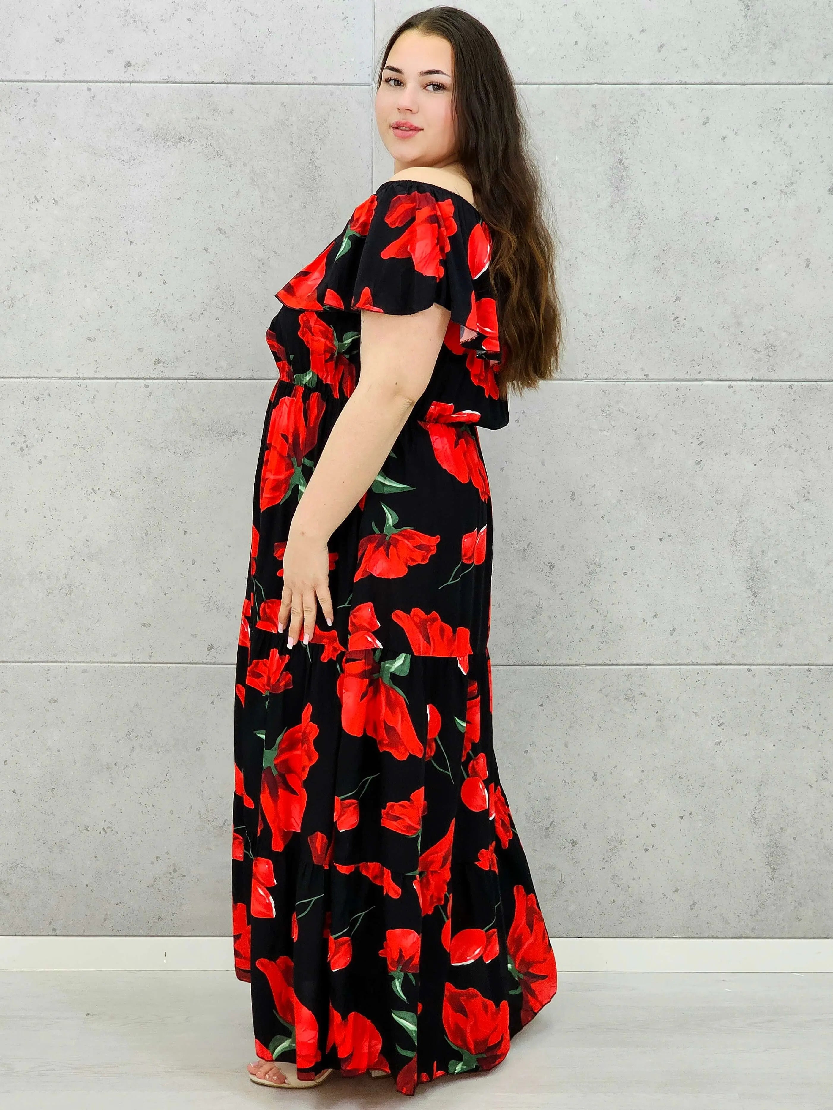 Sukienka plus size StylowaXL – kobiecy styl i lekkość w czerwone maki XXL Stylowa XL