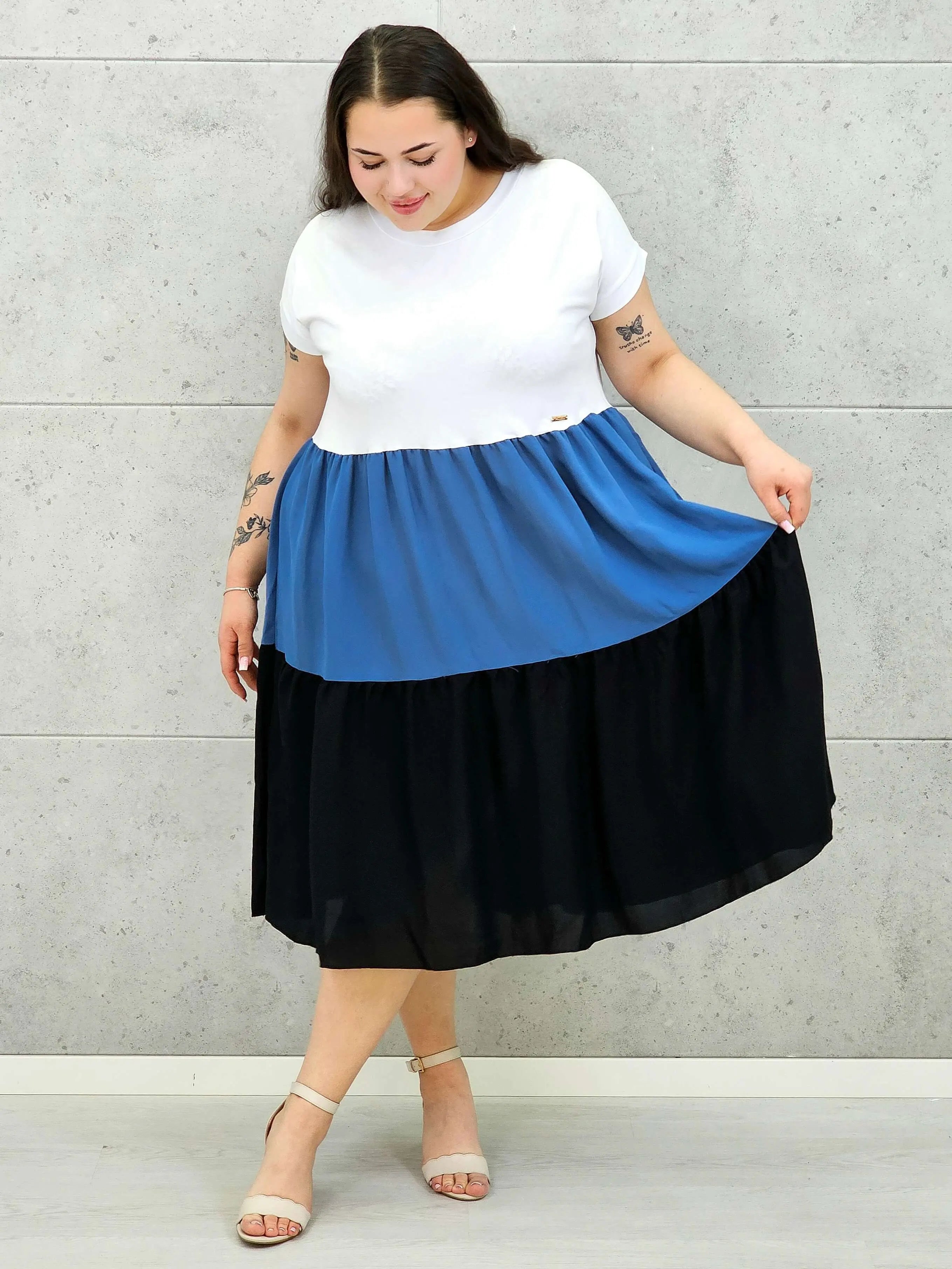 Sukienka plus size StylowaXL – kolor, wygoda i kobiecy styl XXL Stylowa XL