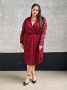 Sukienka plus size – kobiecy styl, elegancja i wygoda w jednym - Stylowa XL