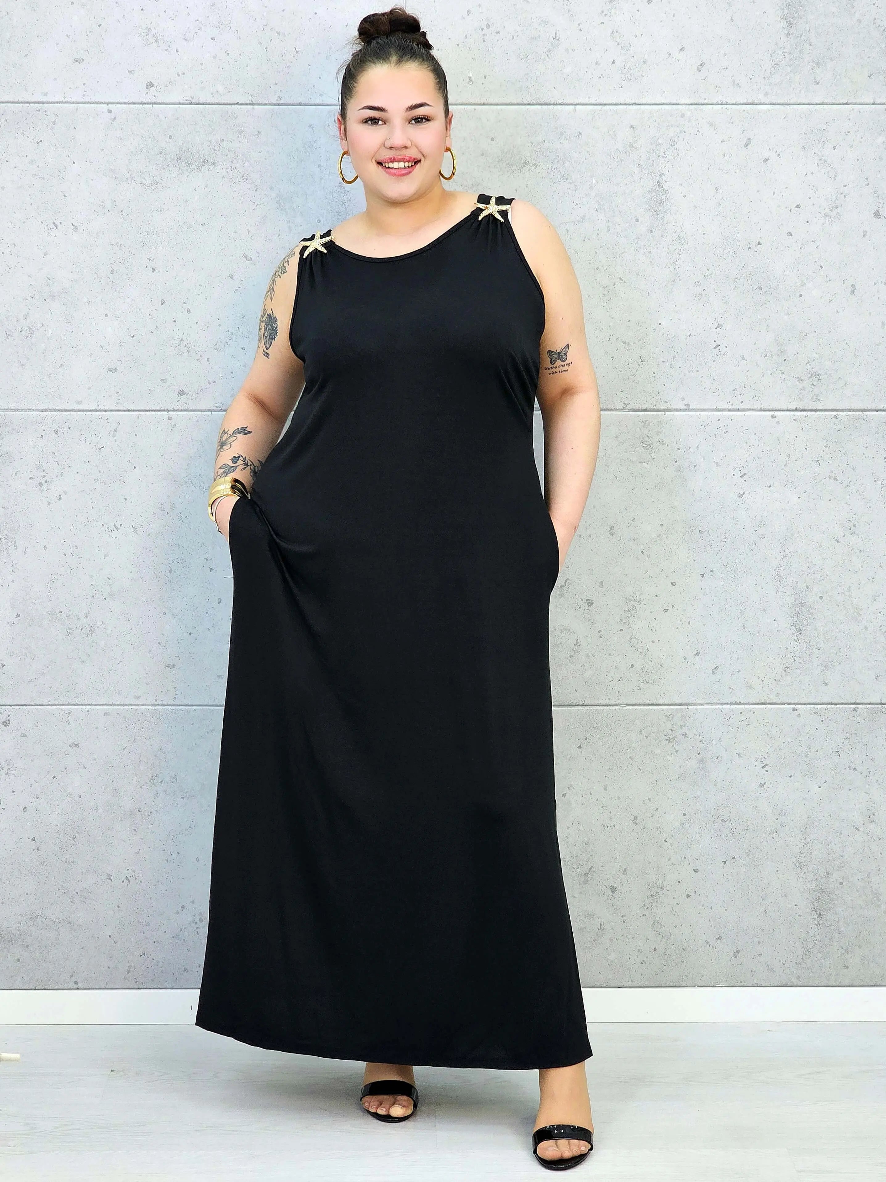 Sukienka plus size – wygodny fason podkreślający kobiecą sylwetkę XXL Stylowa XL
