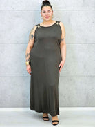 Sukienka plus size – wygodny fason podkreślający kobiecą sylwetkę XXL Stylowa XL