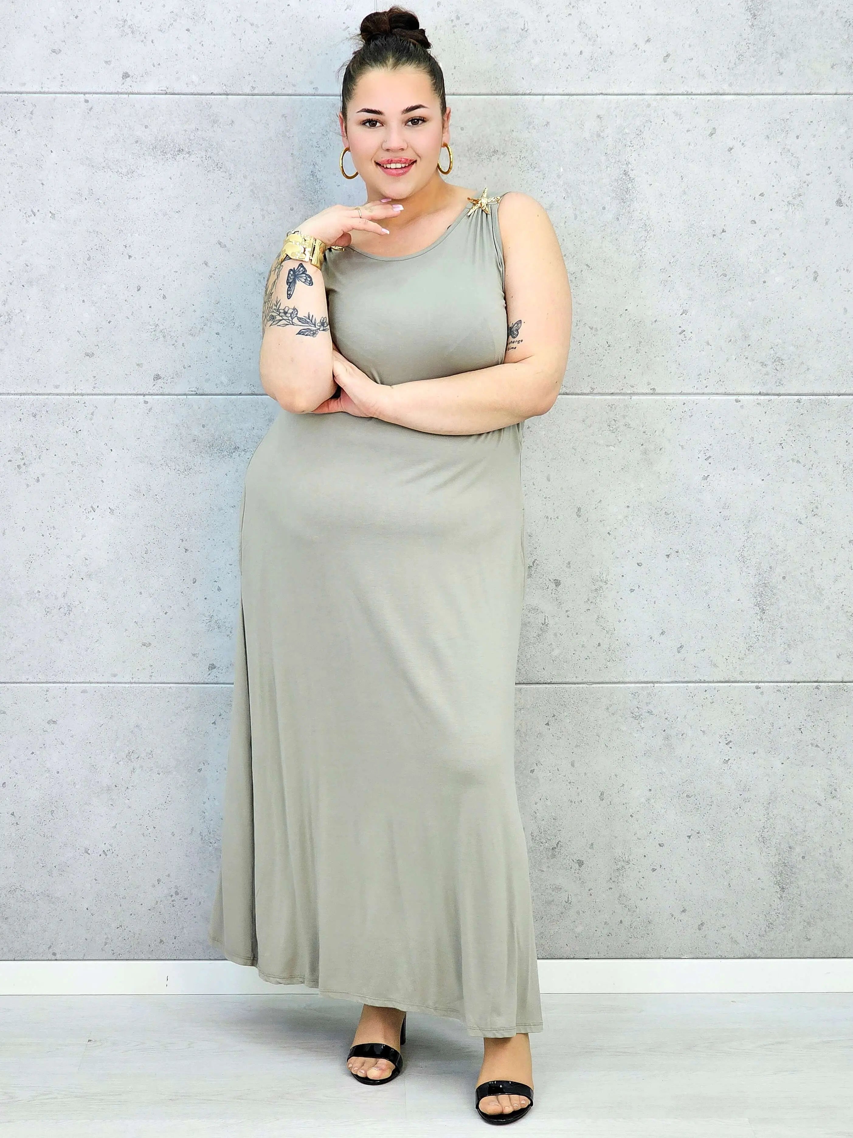 Sukienka plus size – wygodny fason podkreślający kobiecą sylwetkę XXL Stylowa XL