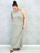 Sukienka plus size – wygodny fason podkreślający kobiecą sylwetkę XXL Stylowa XL