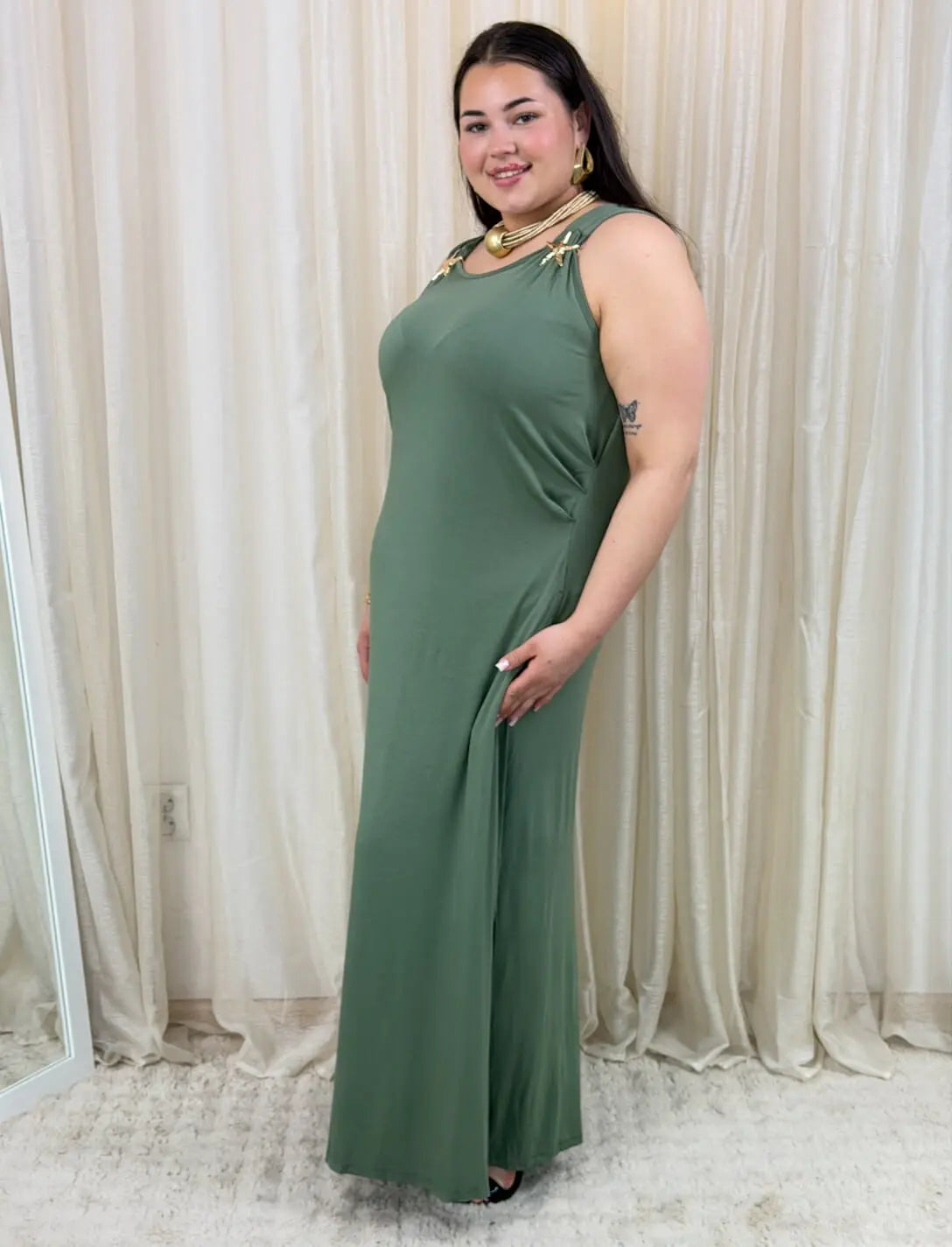 Sukienka plus size – wygodny fason podkreślający kobiecą sylwetkę XXL Stylowa XL