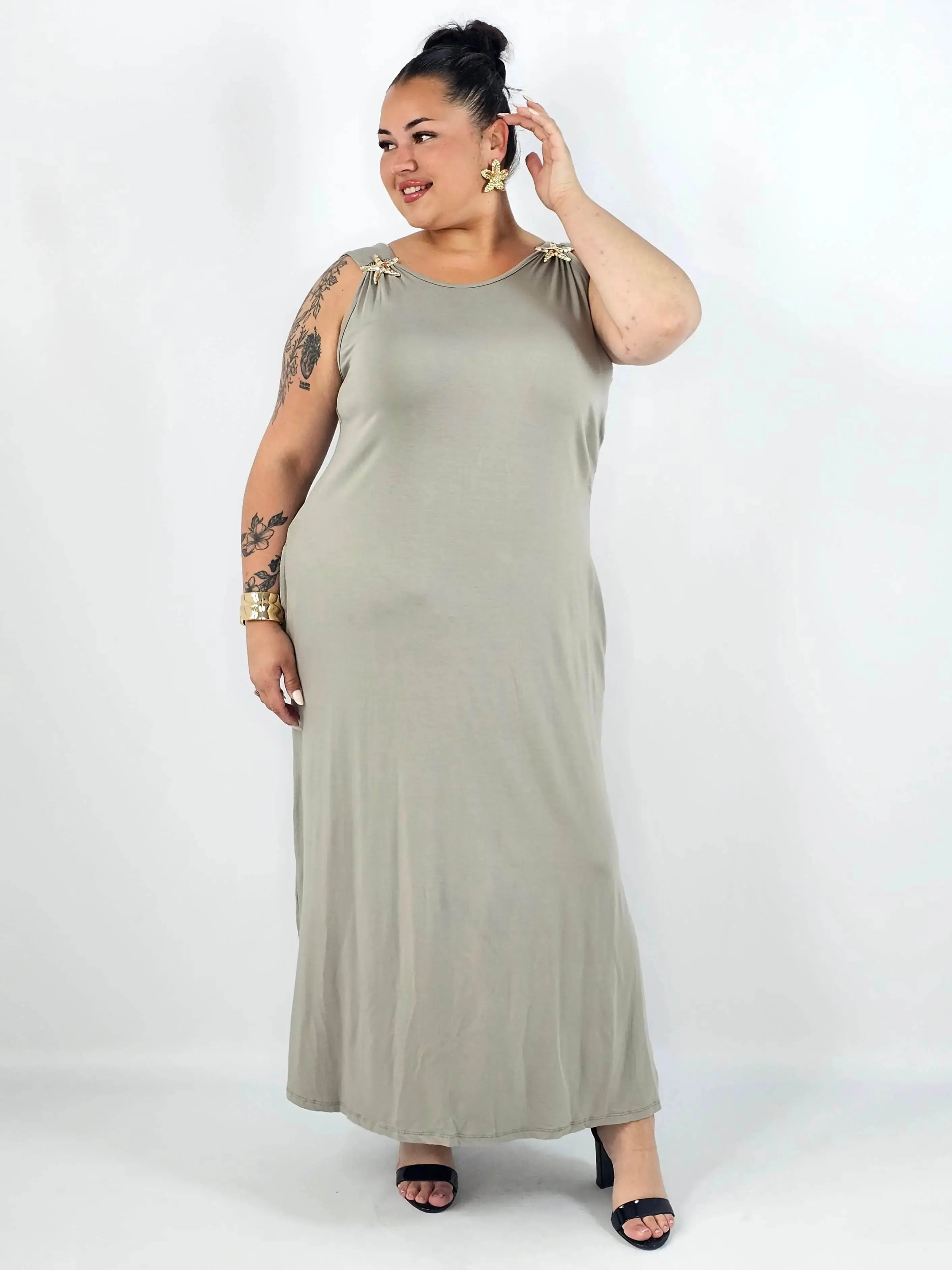 Sukienka plus size – wygodny fason podkreślający kobiecą sylwetkę XXL Stylowa XL