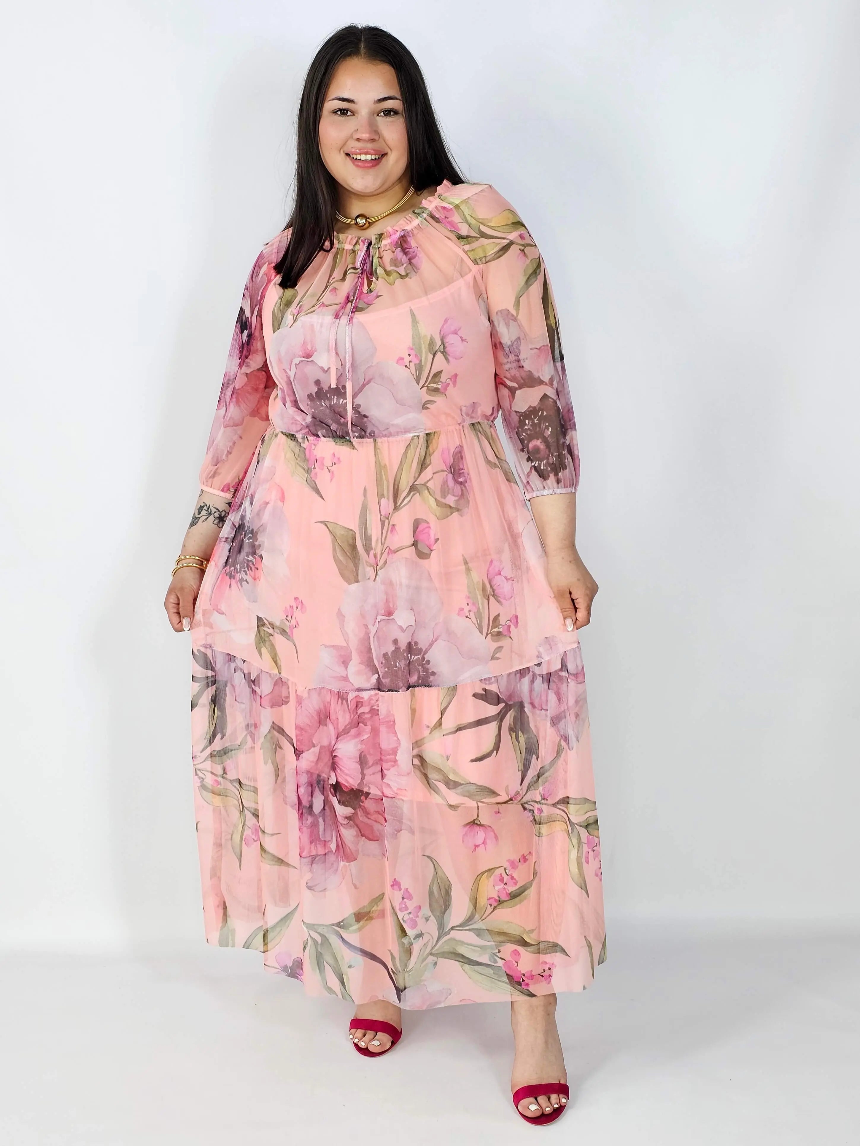 Sukienka plus size – zwiewna, elegancka i wygodna sukienka XXL na każdą okazję Stylowa XL