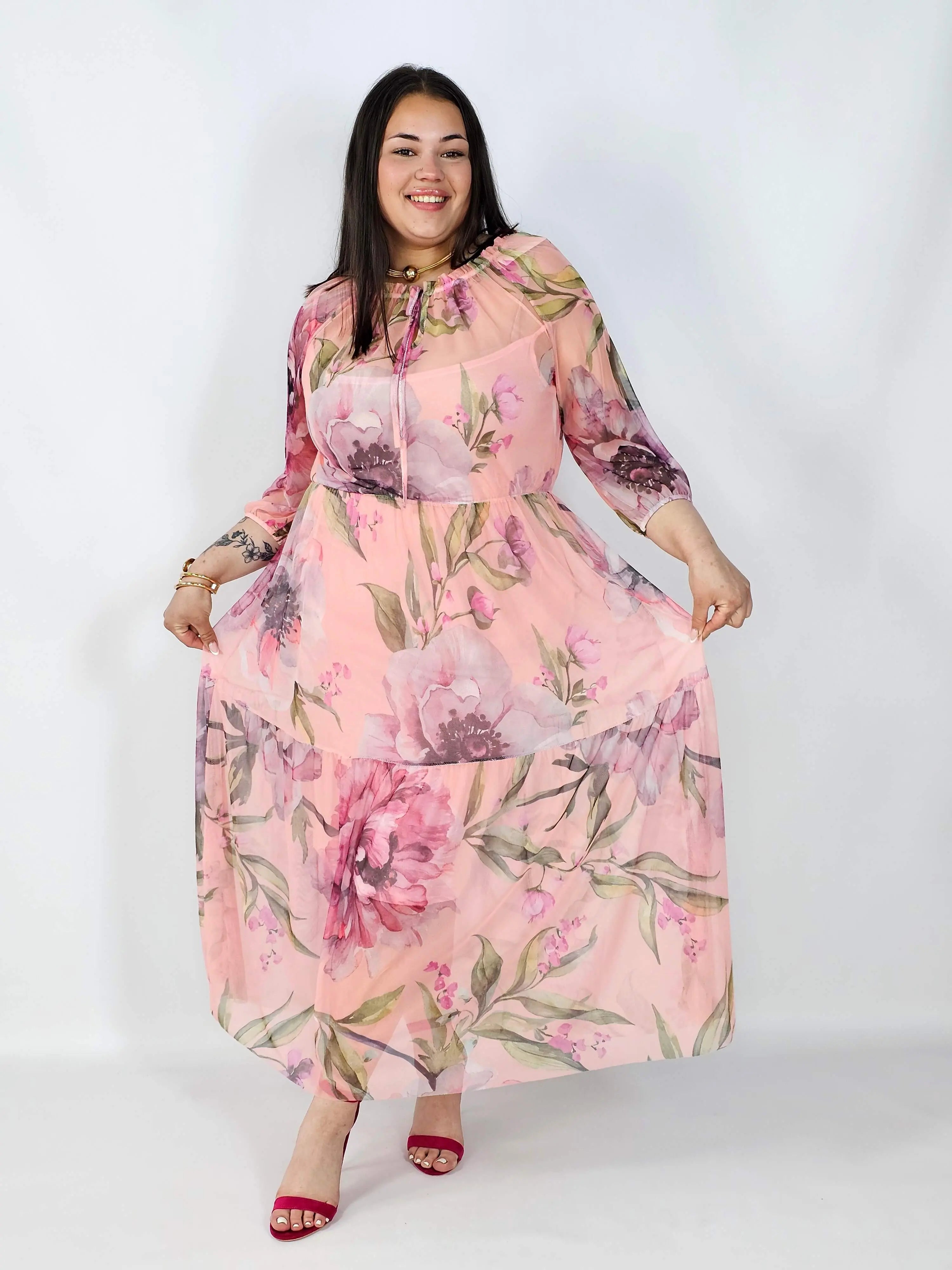 Sukienka plus size – zwiewna, elegancka i wygodna sukienka XXL na każdą okazję Stylowa XL