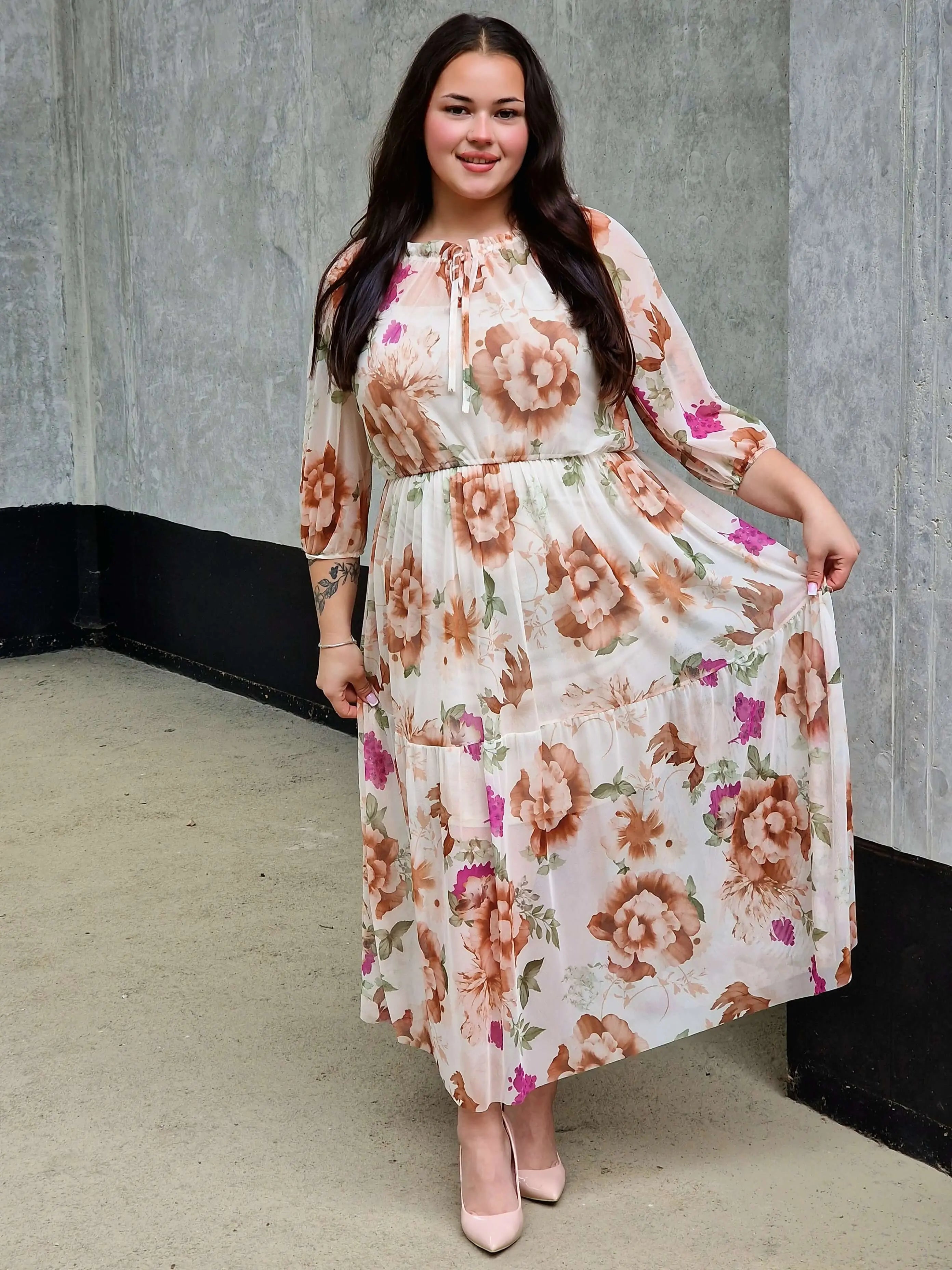 Sukienka plus size – zwiewna, elegancka i wygodna sukienka XXL na każdą okazję Stylowa XL