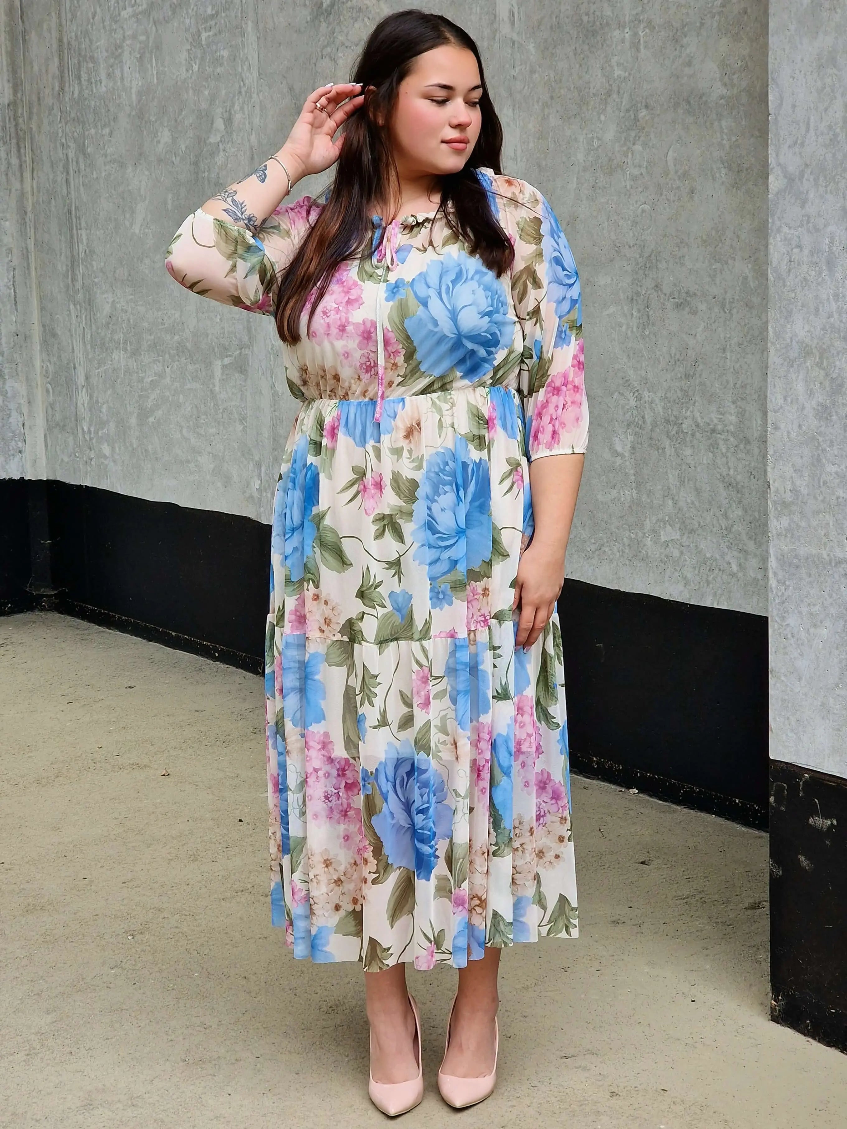 Sukienka plus size – zwiewna, elegancka i wygodna sukienka XXL na każdą okazję Stylowa XL