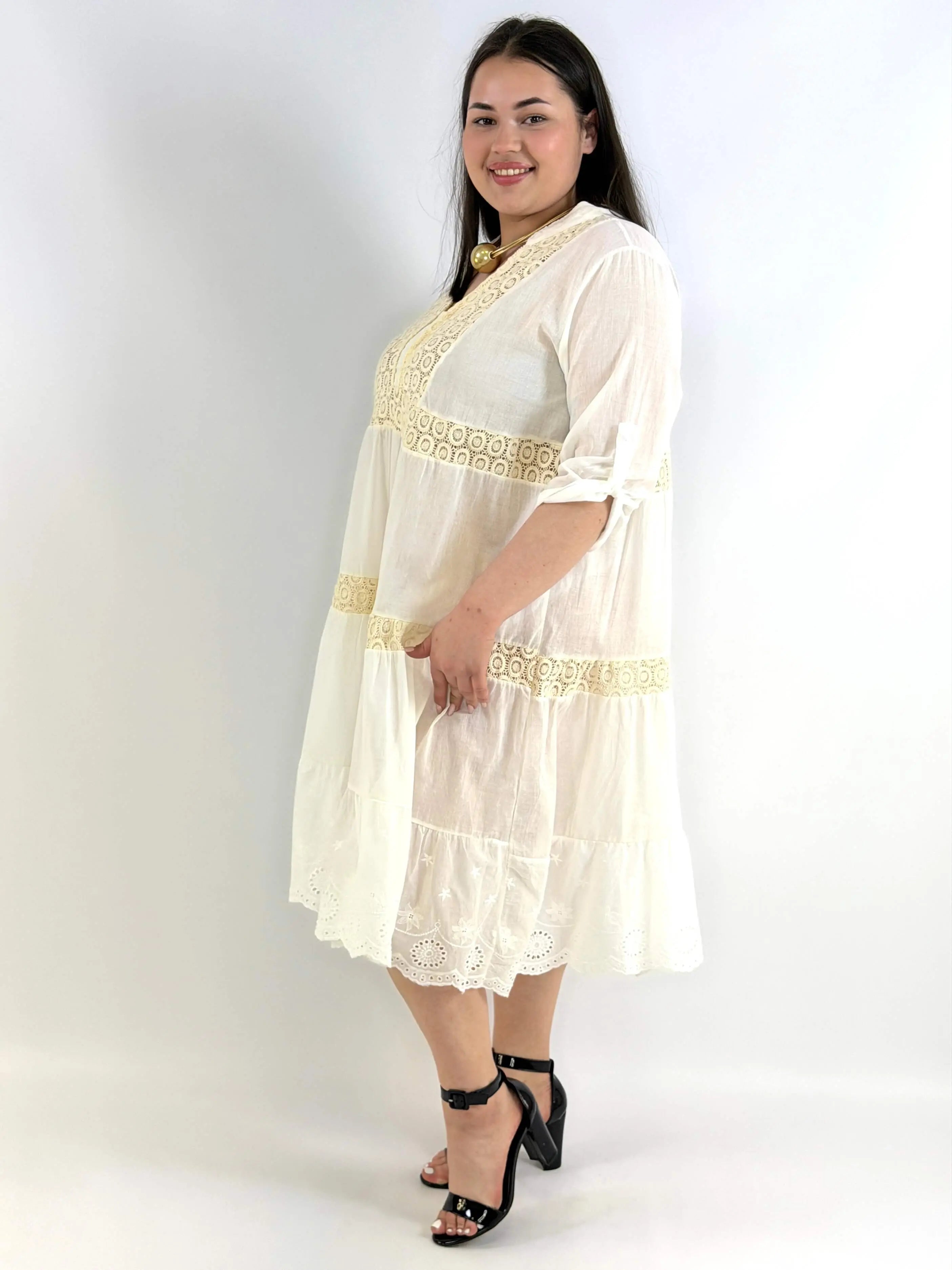 Sukienka plus size boho ecru z koronką – lekka sukienka XXL na lato Stylowa XL