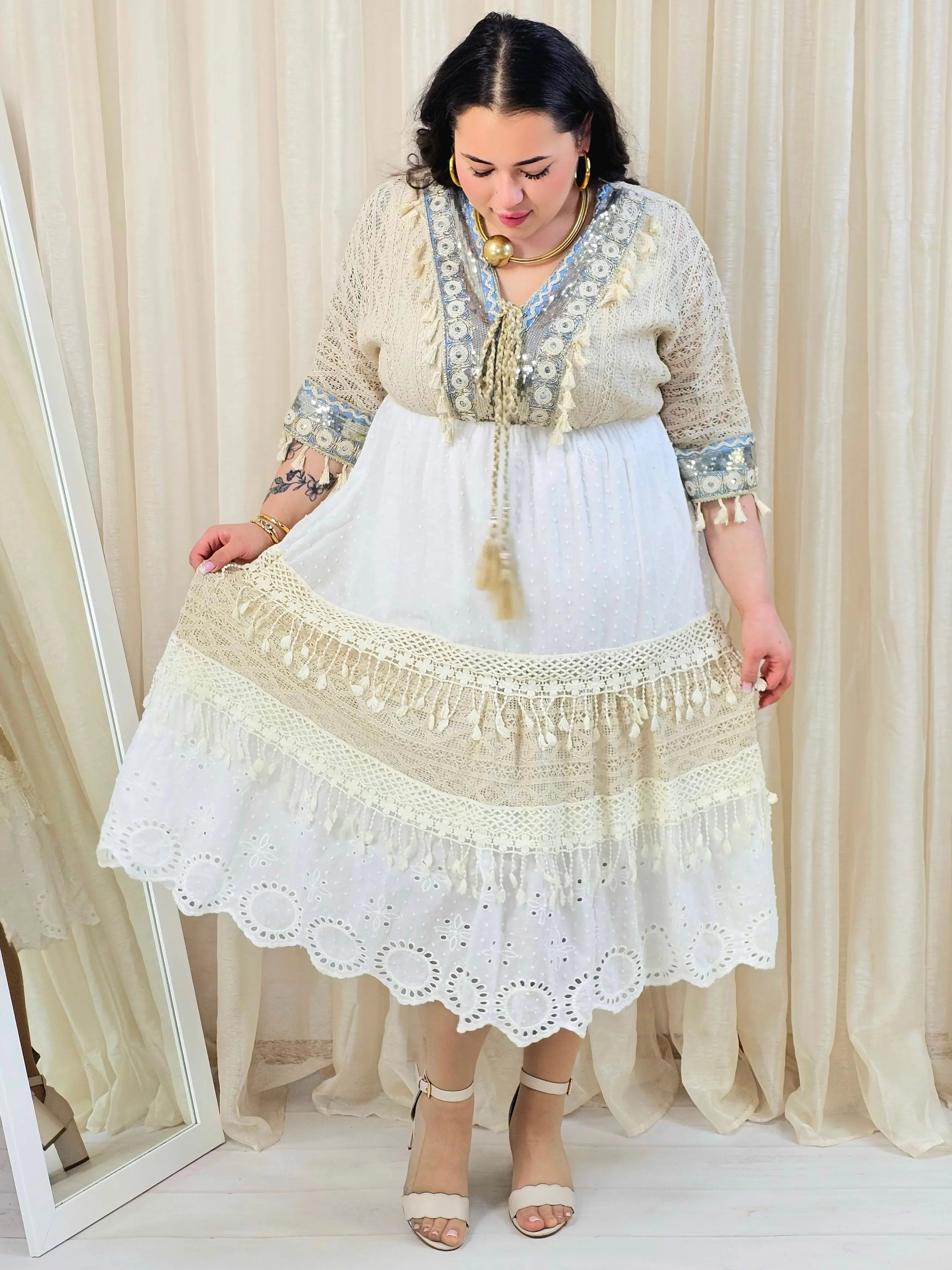 Sukienka plus size boho z koronką i haftem Stylowa XL