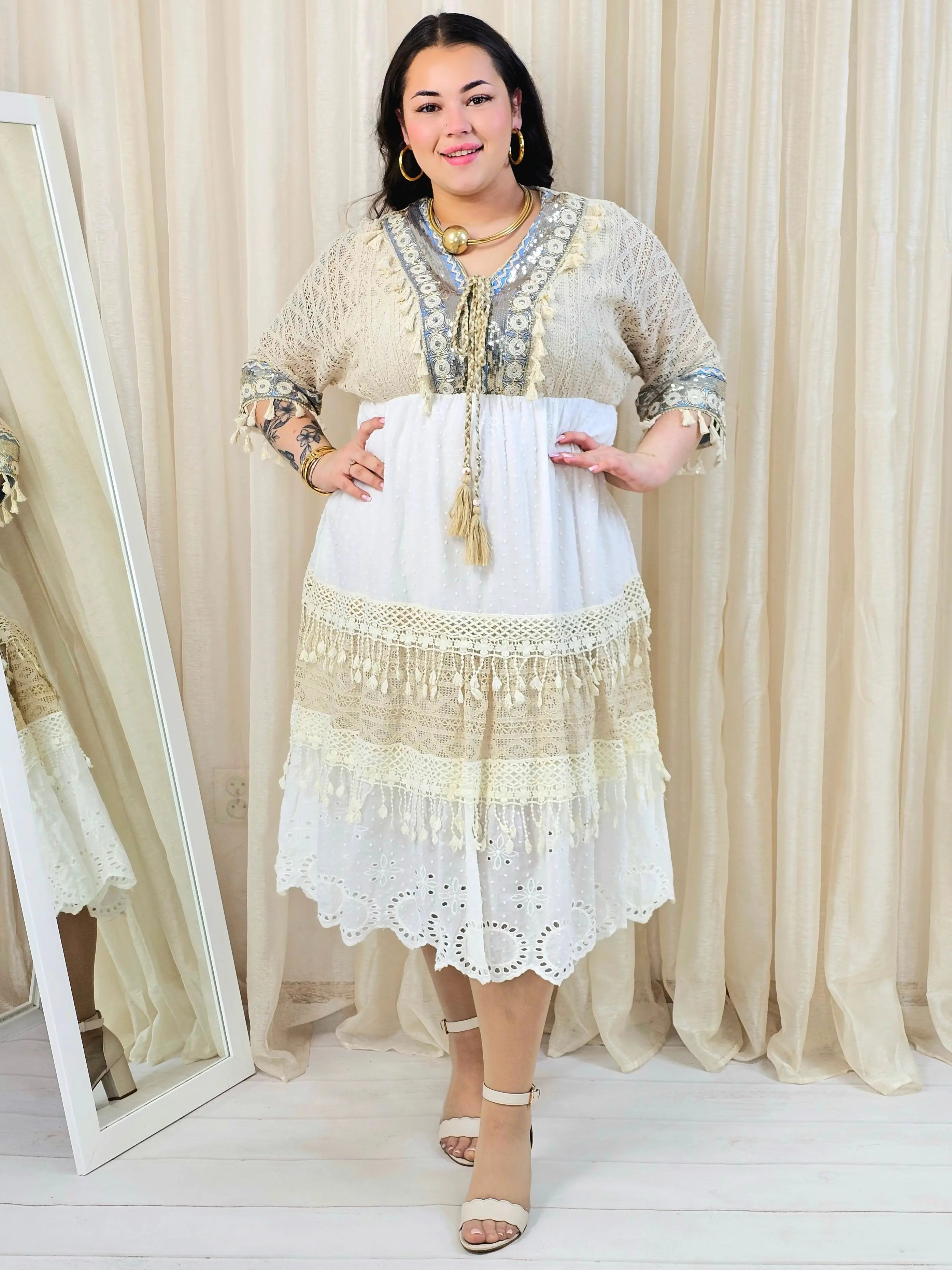 Sukienka plus size boho z koronką i haftem Stylowa XL