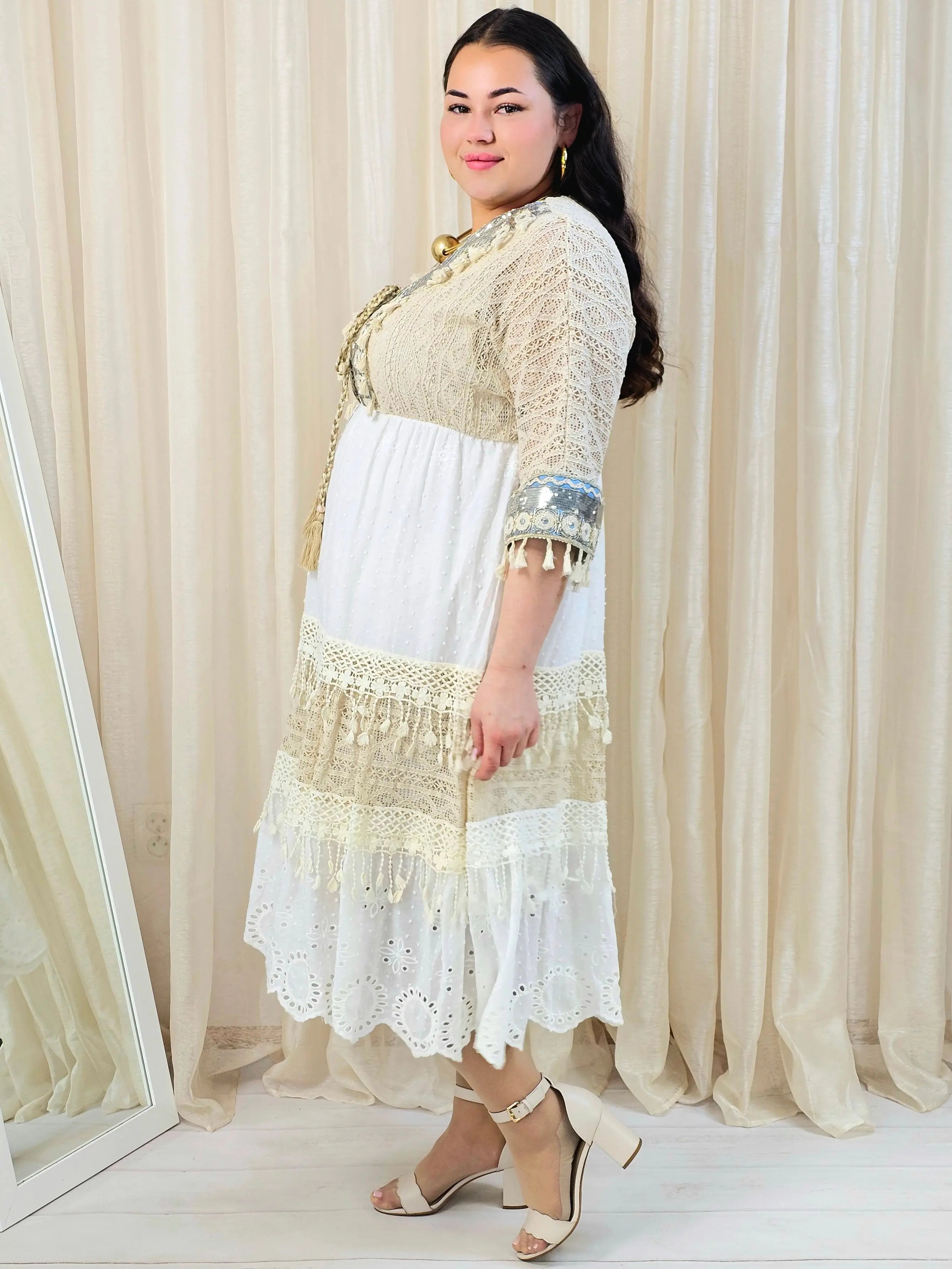 Sukienka plus size boho z koronką i haftem Stylowa XL
