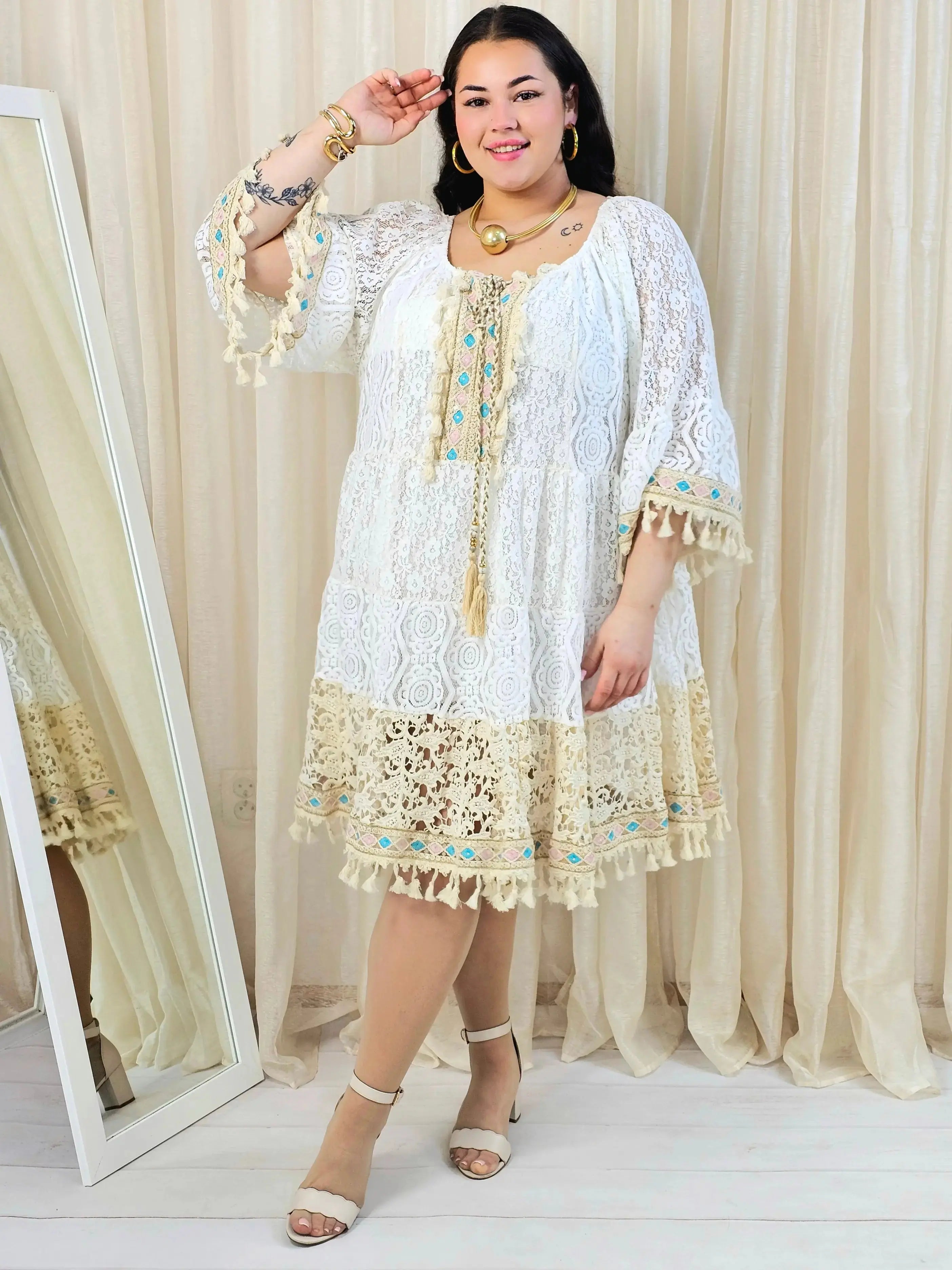 Sukienka plus size boho z koronkowym dołem i frędzlami Stylowa XL