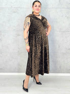 Sukienka plus size cekinowa z eleganckim drapowaniem – model XXL na wyjątkowe okazje Stylowa XL