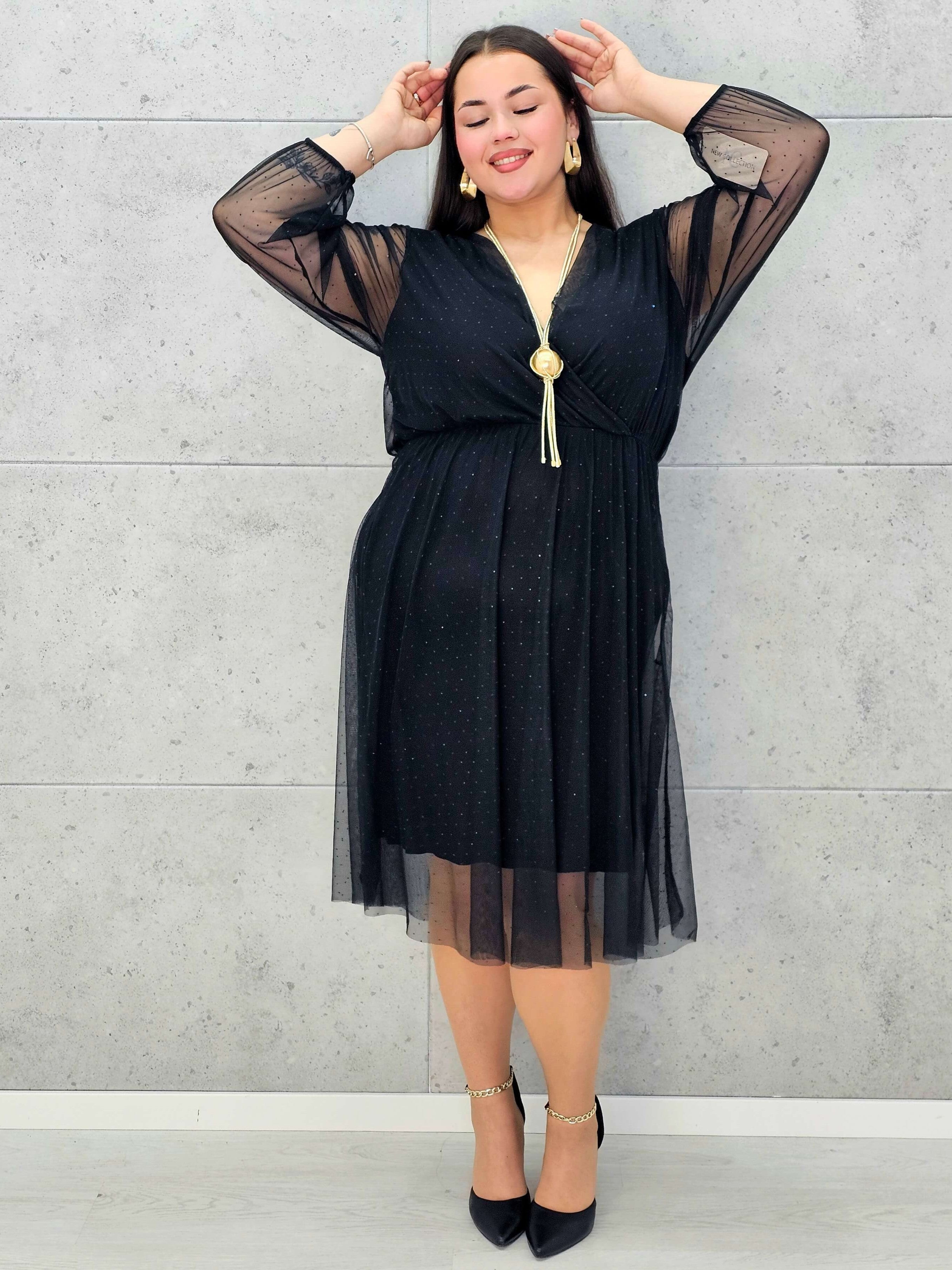 Sukienka plus size czarna tiulowa z delikatnym połyskiem – elegancka sukienka XXL na wyjątkowe okazje Stylowa XL