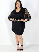 Sukienka plus size czarna z koronkowymi rękawami – klasyka z eleganckim detalem Stylowa XL