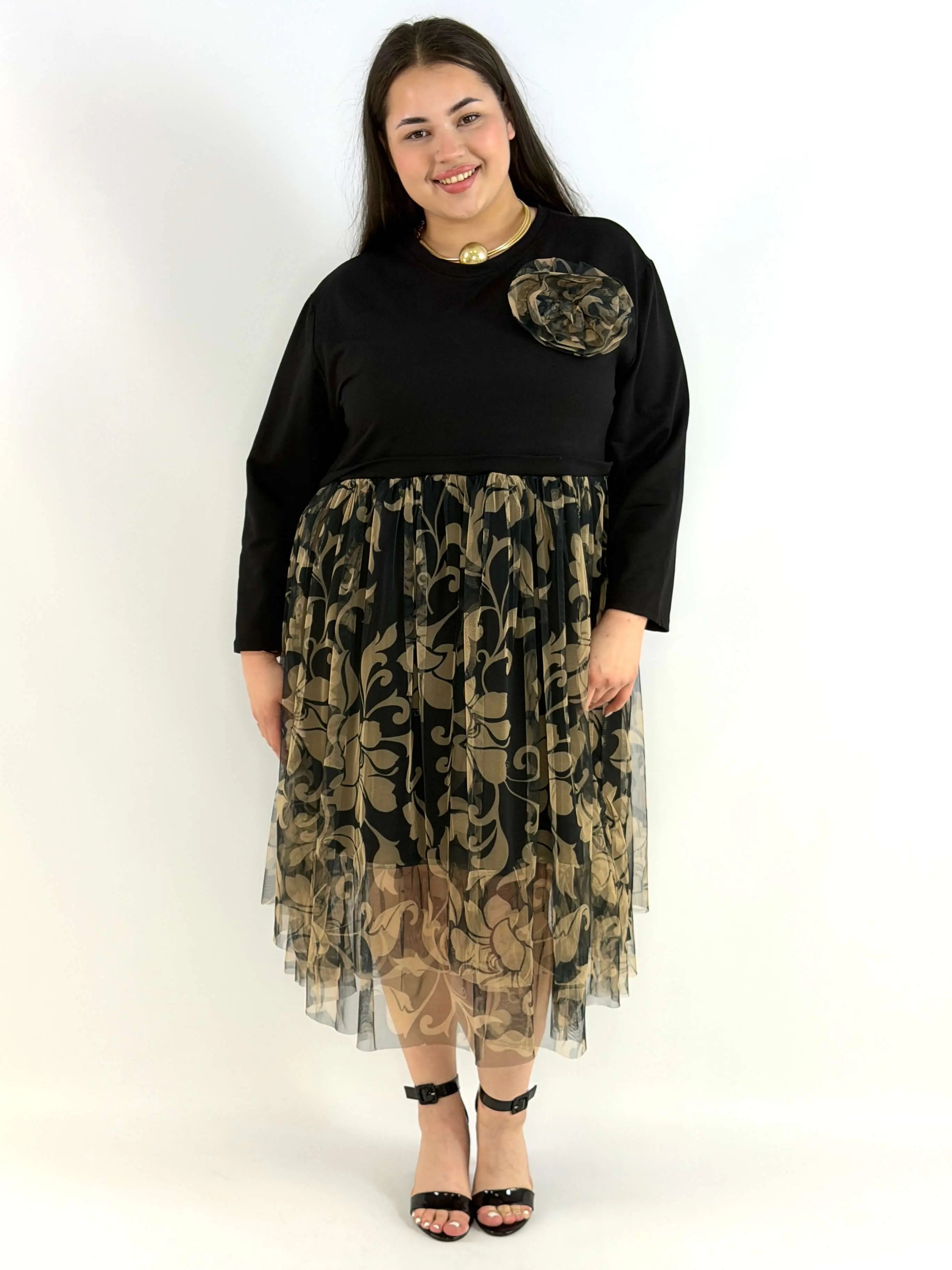 Sukienka plus size czarno-beżowa – elegancka sukienka XXL z tiulem Stylowa XL