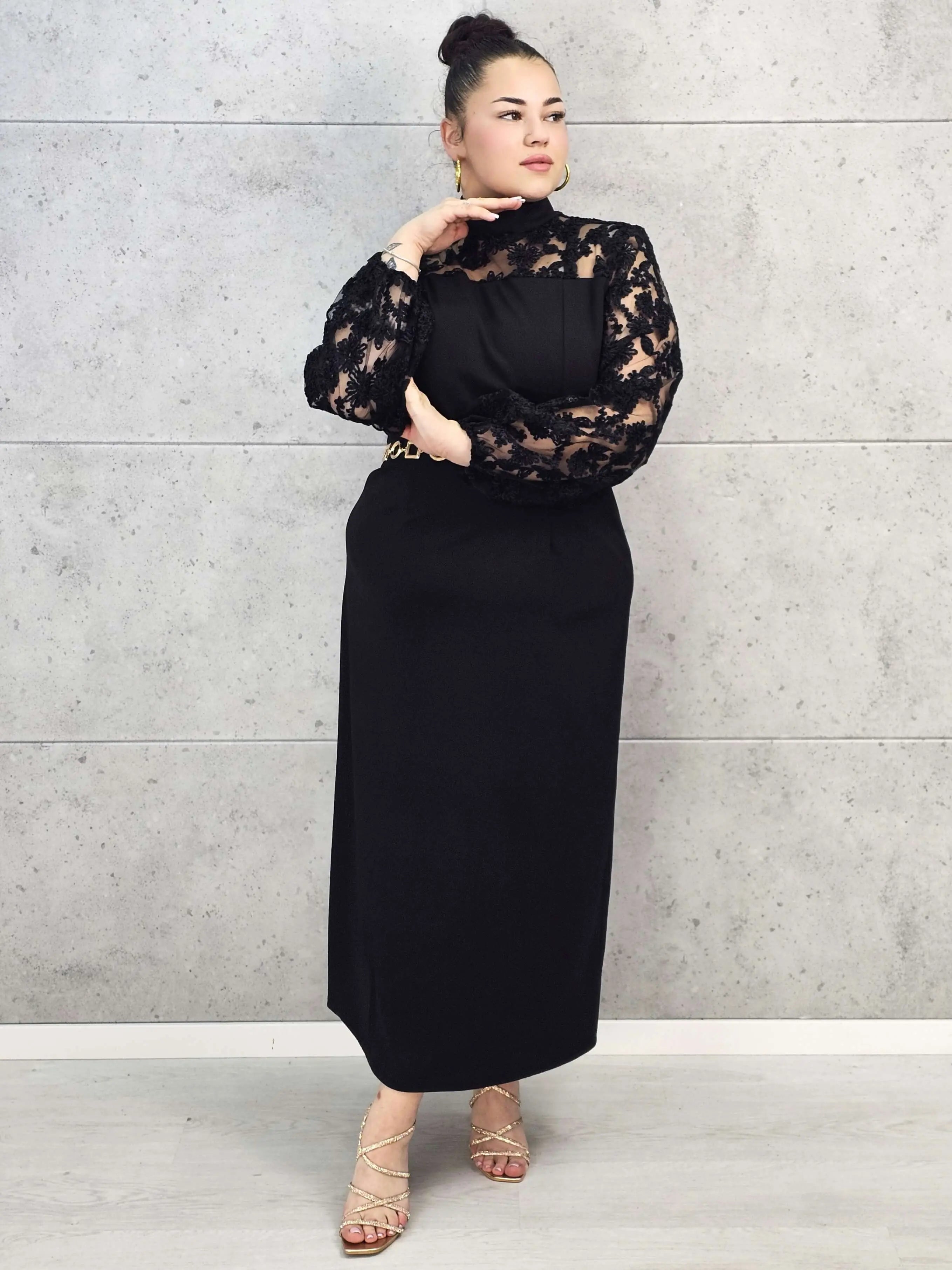 Sukienka plus size elegancka czarna z koronkową górą – wyjątkowy wieczorowy szyk Stylowa XL