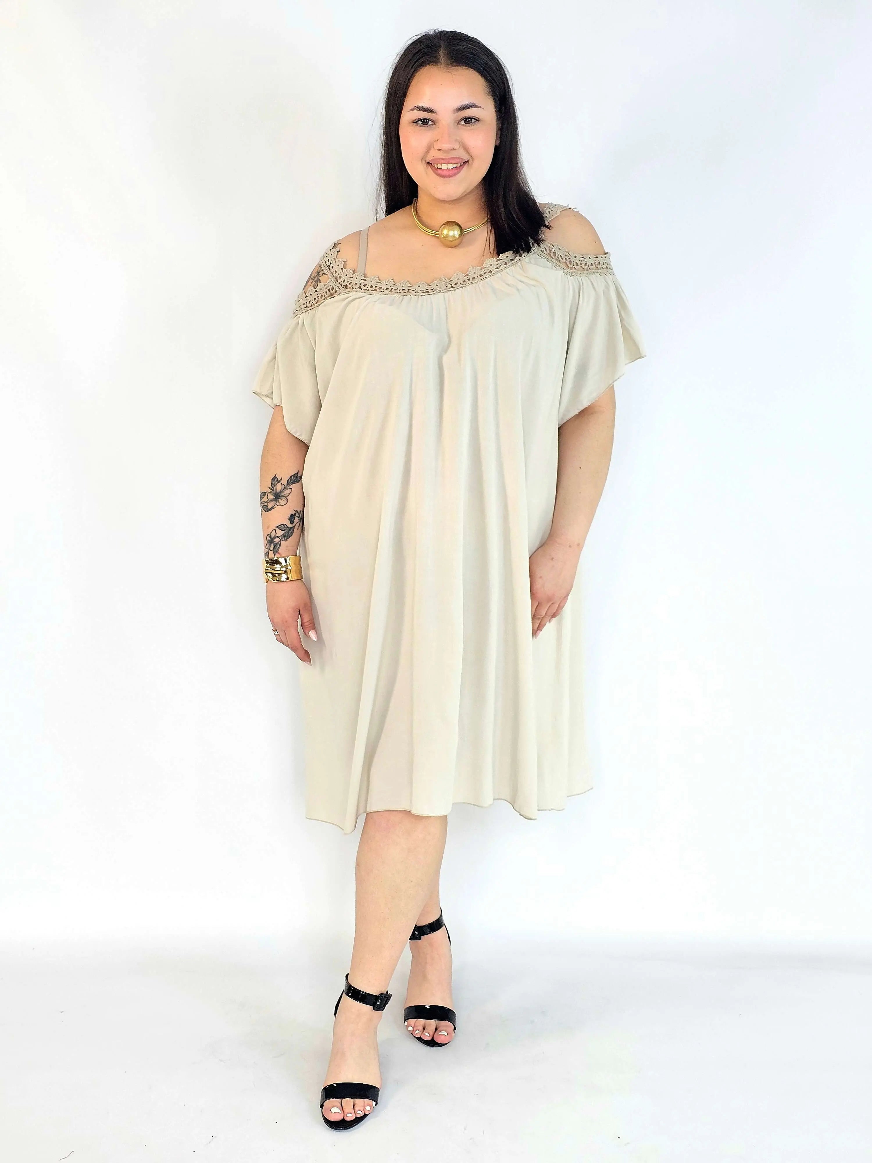 Sukienka plus size hiszpanka beżowa – elegancka sukienka XXL damska Stylowa XL