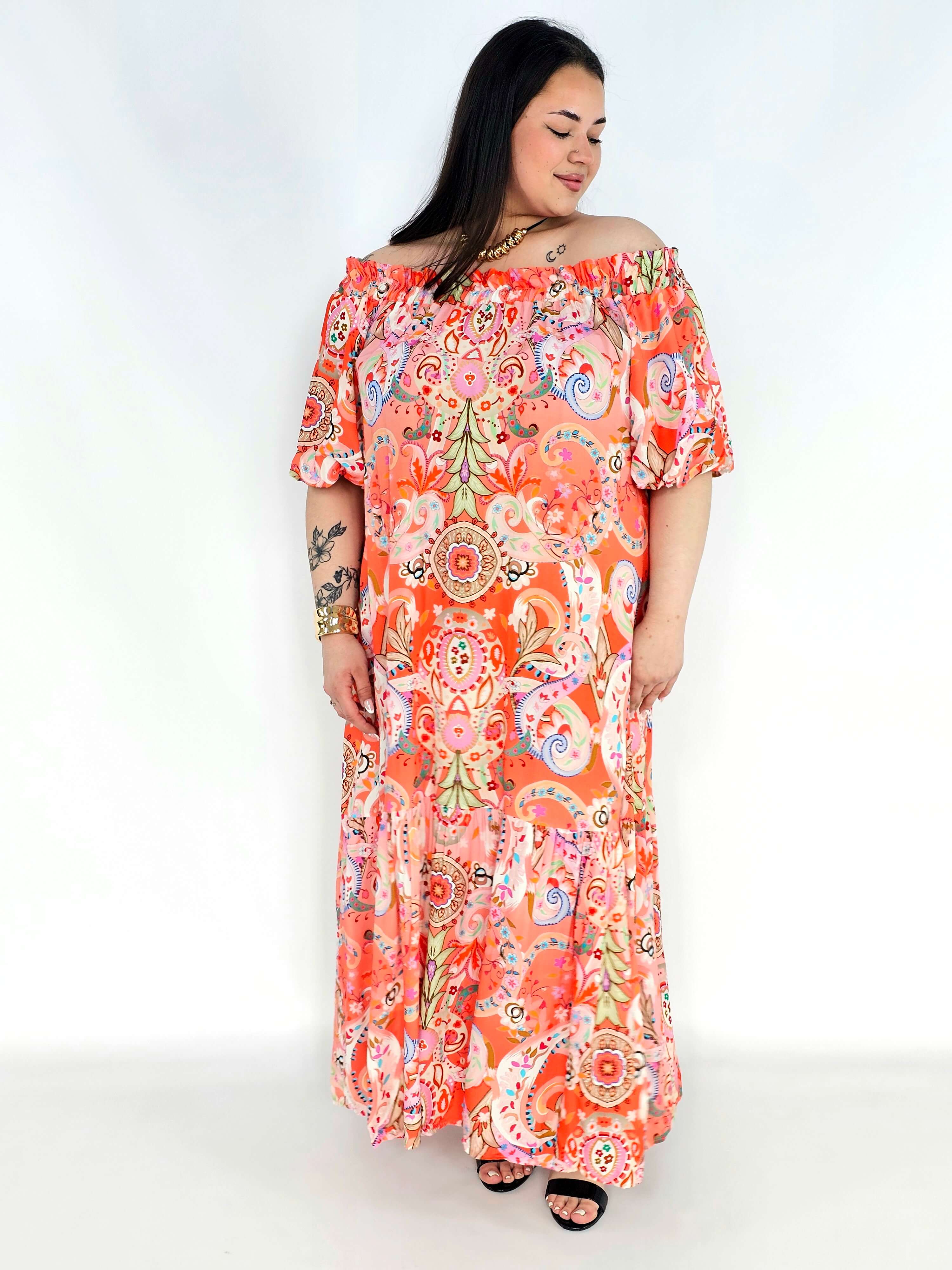 Sukienka plus size hiszpanka maxi w kolorze koralowym z printem boho Stylowa XL