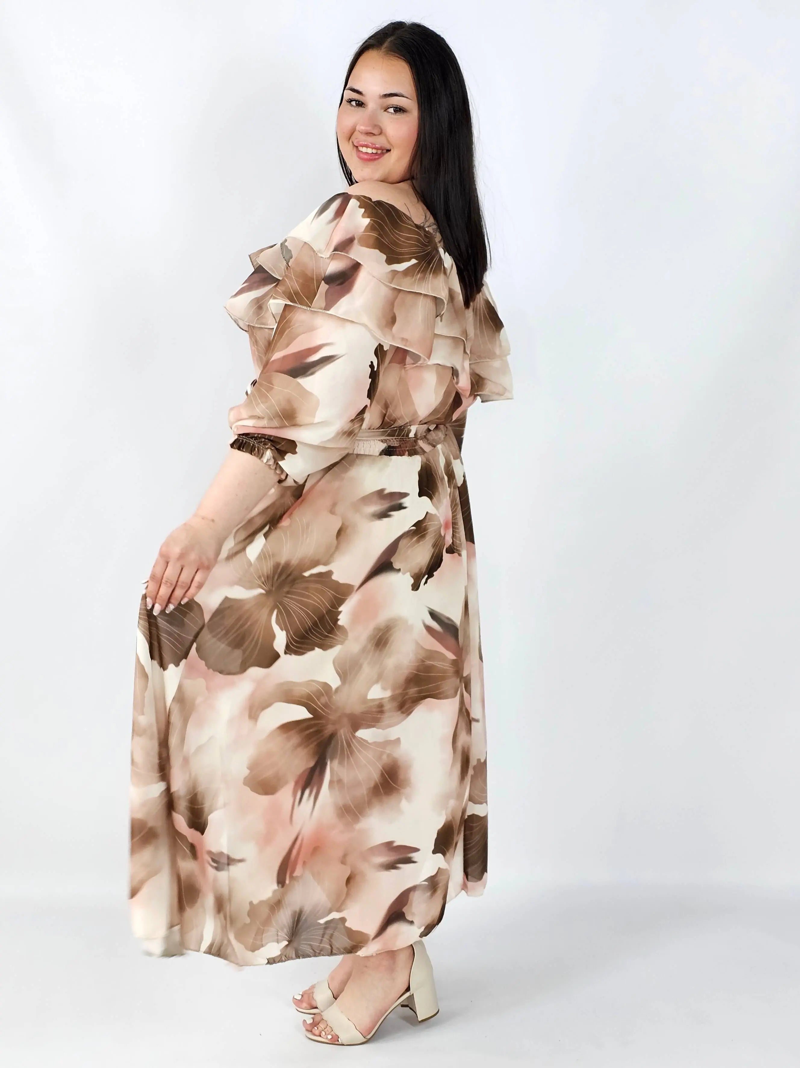 Sukienka plus size hiszpanka midi w kwiaty – zwiewna elegancja XXL Stylowa XL