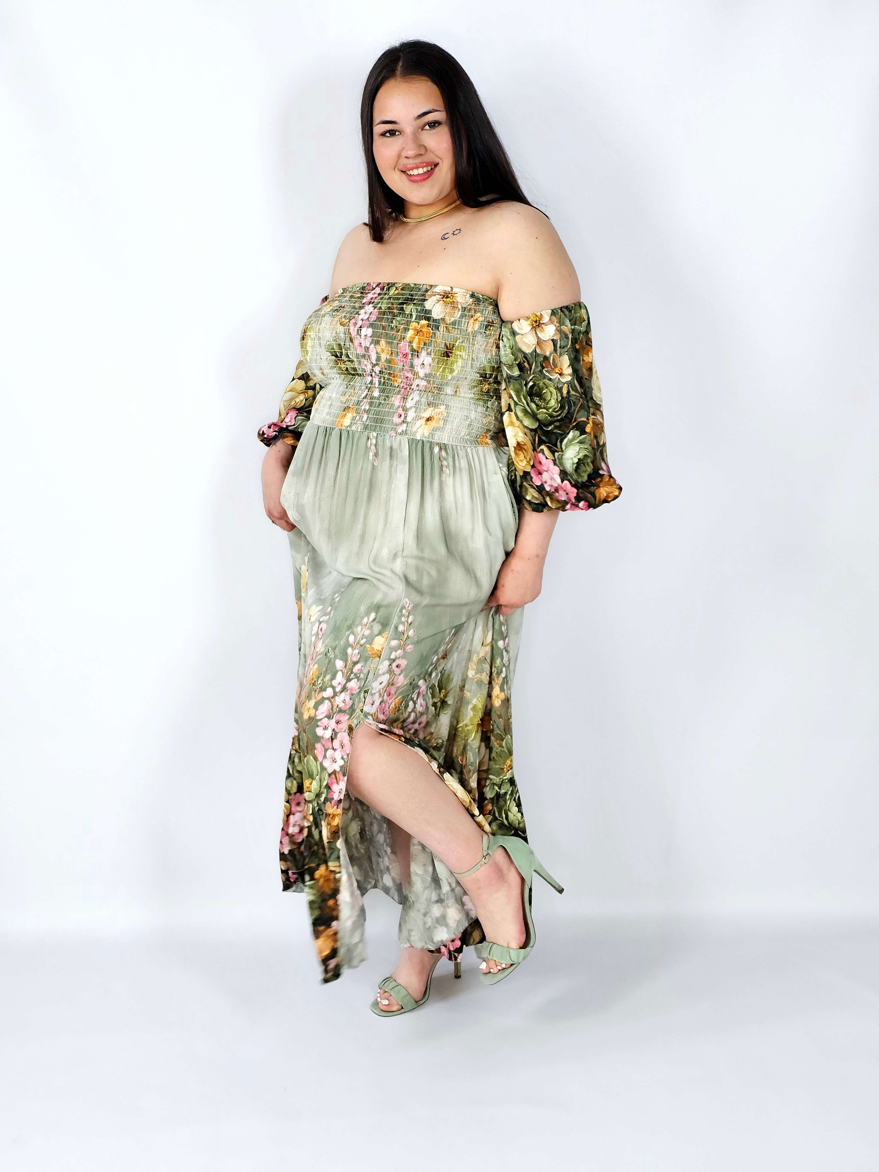 Sukienka plus size hiszpanka z marszczeniem i odkrytymi ramionami Stylowa XL