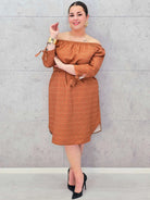 Sukienka plus size hiszpanka z wiązaniem – elegancja XXL na każdą okazję Stylowa XL