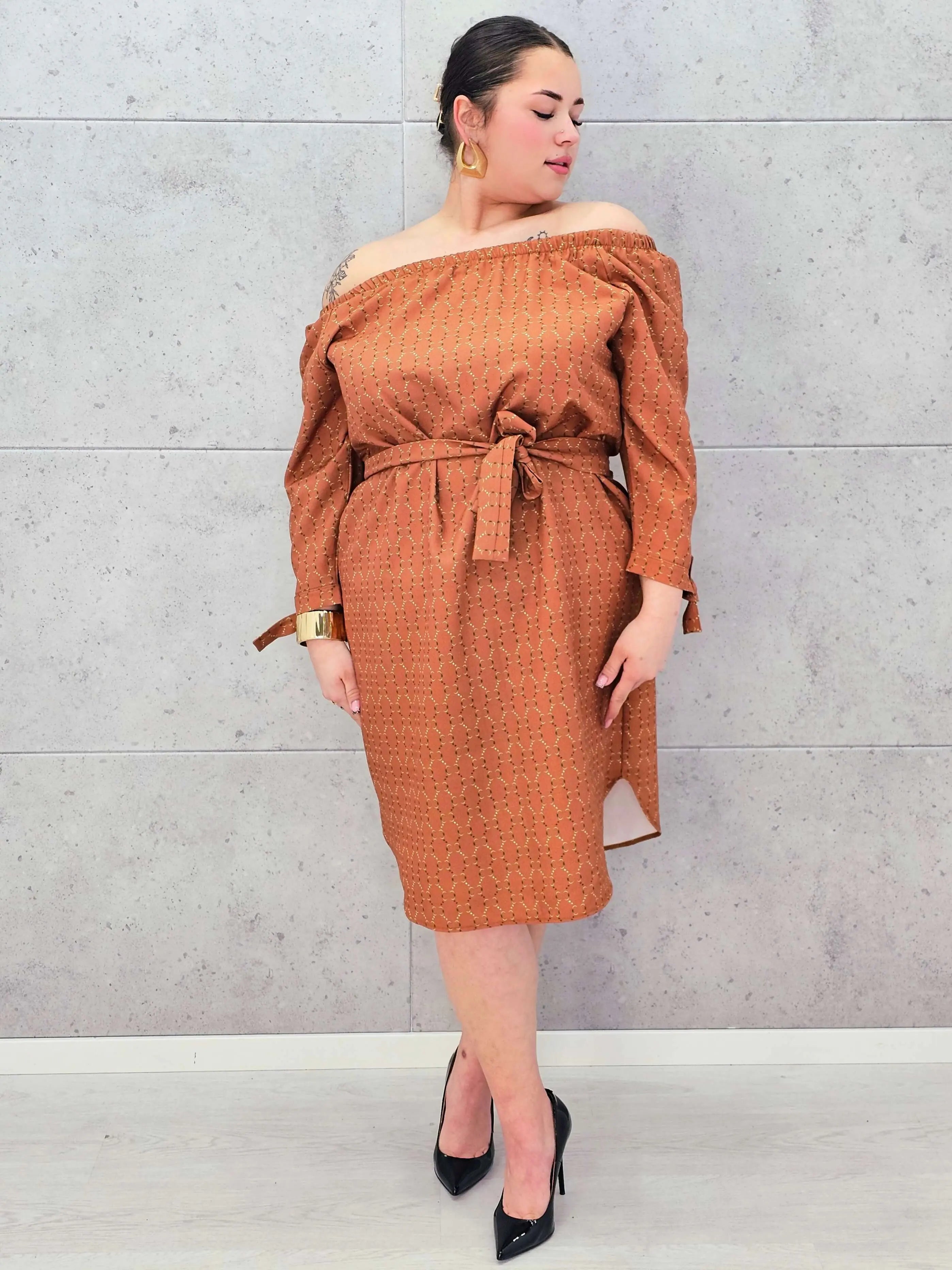 Sukienka plus size hiszpanka z wiązaniem – elegancja XXL na każdą okazję Stylowa XL