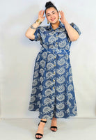 Sukienka plus size jeansowa z haftem – kobieca forma i ponadczasowy charakter Stylowa XL