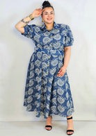 Sukienka plus size jeansowa z haftem – kobieca forma i ponadczasowy charakter Stylowa XL