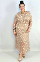 Sukienka plus size kopertowa w grochy – elegancka midi z marszczeniem Stylowa XL
