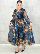 Sukienka plus size kopertowa w panterkowy wzór – elegancja i lekkość Stylowa XL