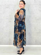 Sukienka plus size kopertowa w panterkowy wzór – elegancja i lekkość Stylowa XL