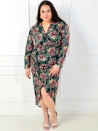 Sukienka plus size kopertowa we wzór kwiatowy – elegancka sukienka XXL z rozcięciem Stylowa XL