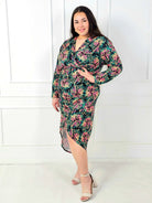 Sukienka plus size kopertowa we wzór kwiatowy – elegancka sukienka XXL z rozcięciem Stylowa XL