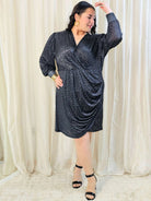 Sukienka plus size kopertowa z marszczeniem – elegancka mini XXL Stylowa XL