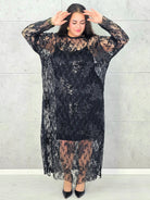 Sukienka plus size koronkowa czarna z cekinami – elegancka moda plus size Stylowa XL