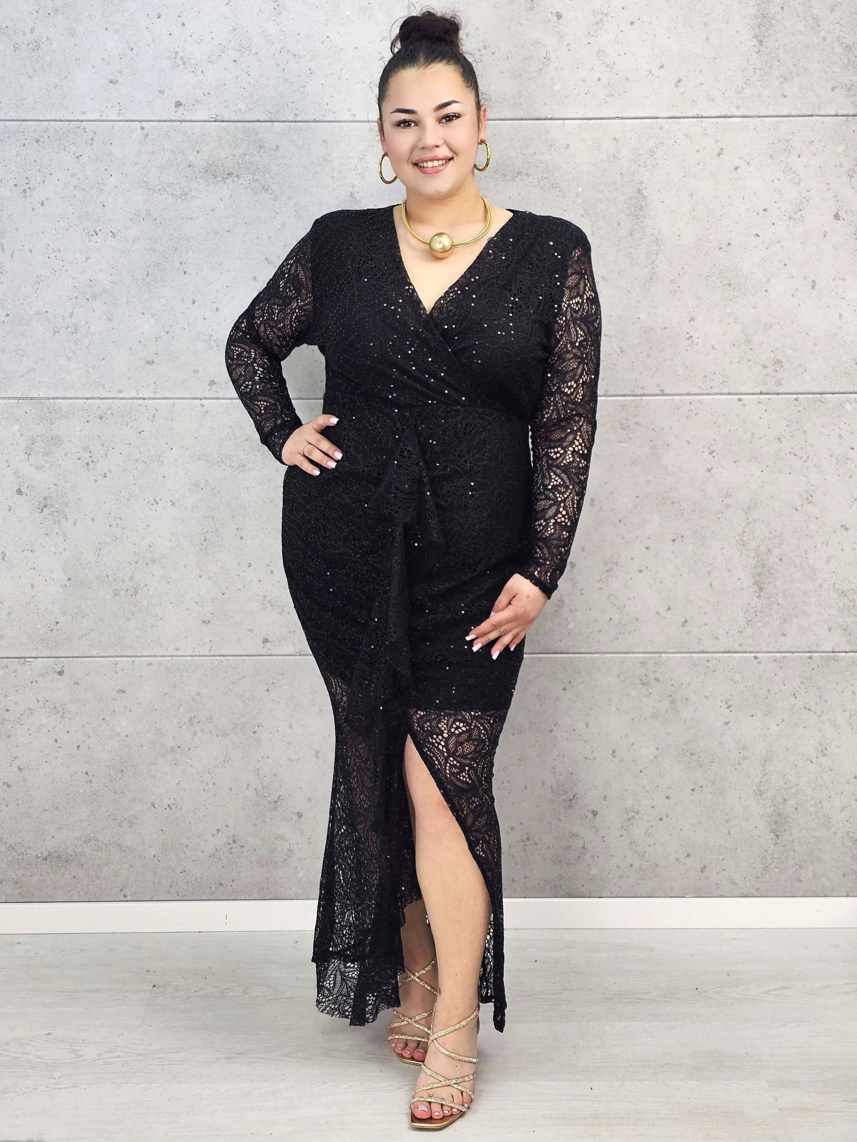 Sukienka plus size koronkowa maxi z połyskiem – elegancja na wyjątkowe okazje Stylowa XL