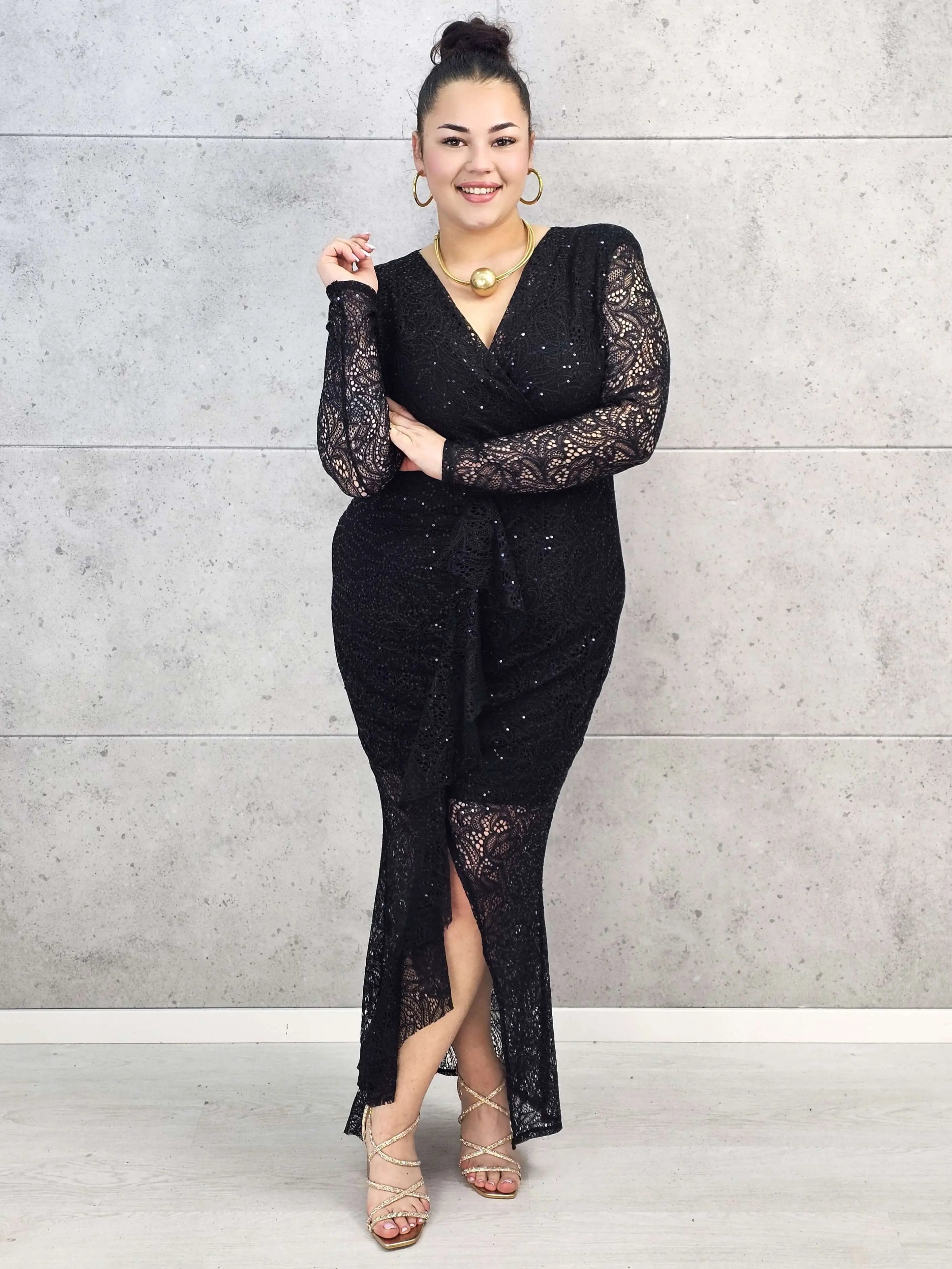 Sukienka plus size koronkowa maxi z połyskiem – elegancja na wyjątkowe okazje Stylowa XL