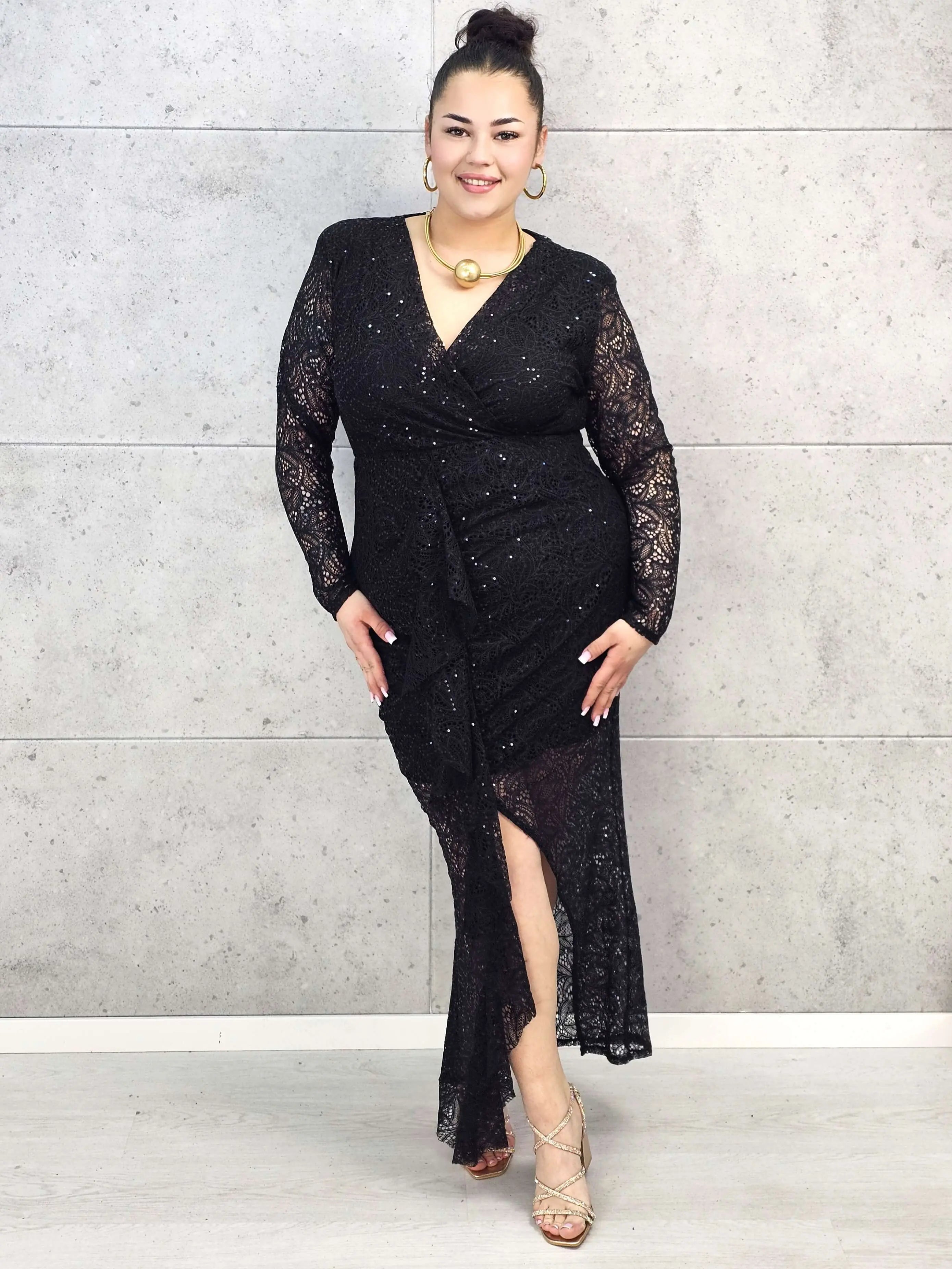 Sukienka plus size koronkowa maxi z połyskiem – elegancja na wyjątkowe okazje Stylowa XL