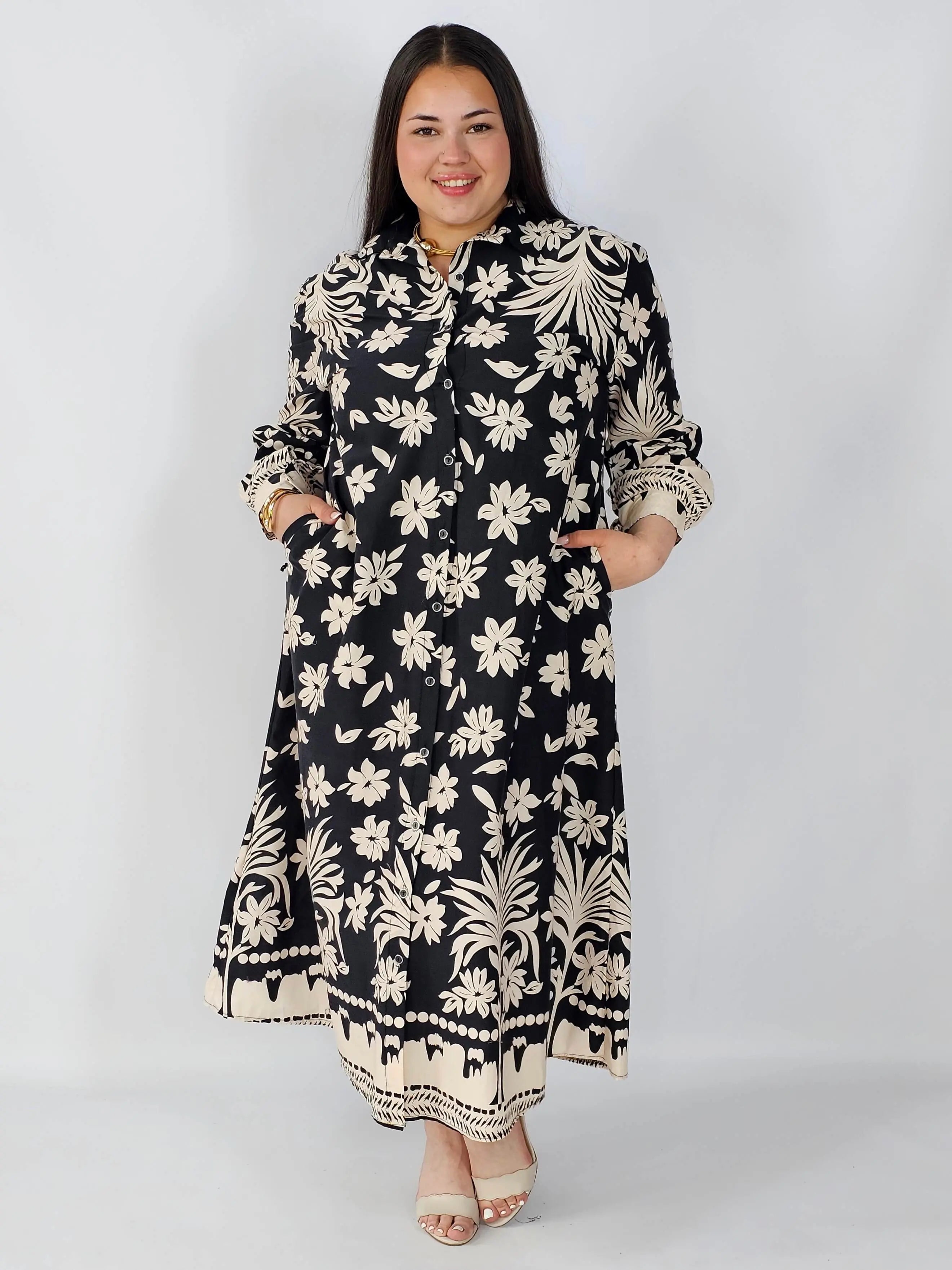 Sukienka plus size koszulowa w kwiatowy wzór – elegancka i wygodna Stylowa XL