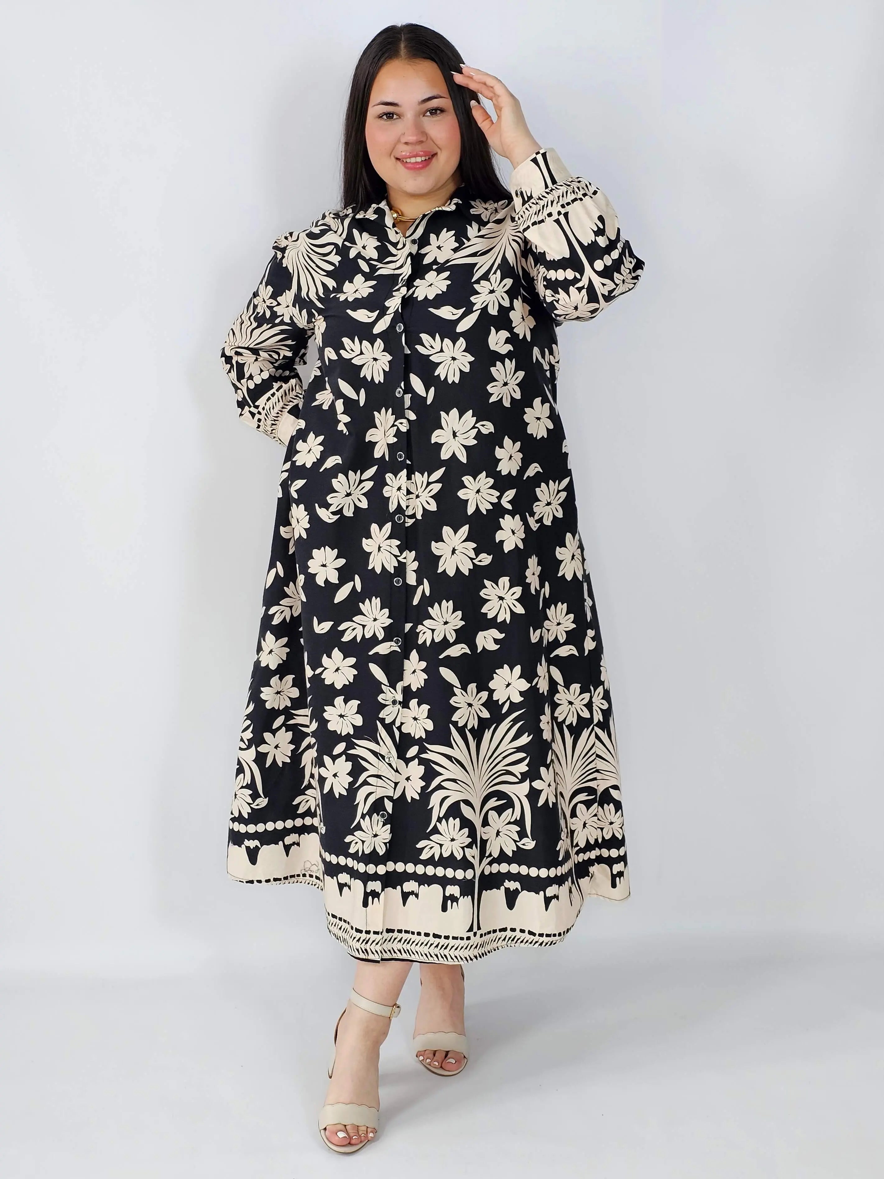 Sukienka plus size koszulowa w kwiatowy wzór – elegancka i wygodna Stylowa XL
