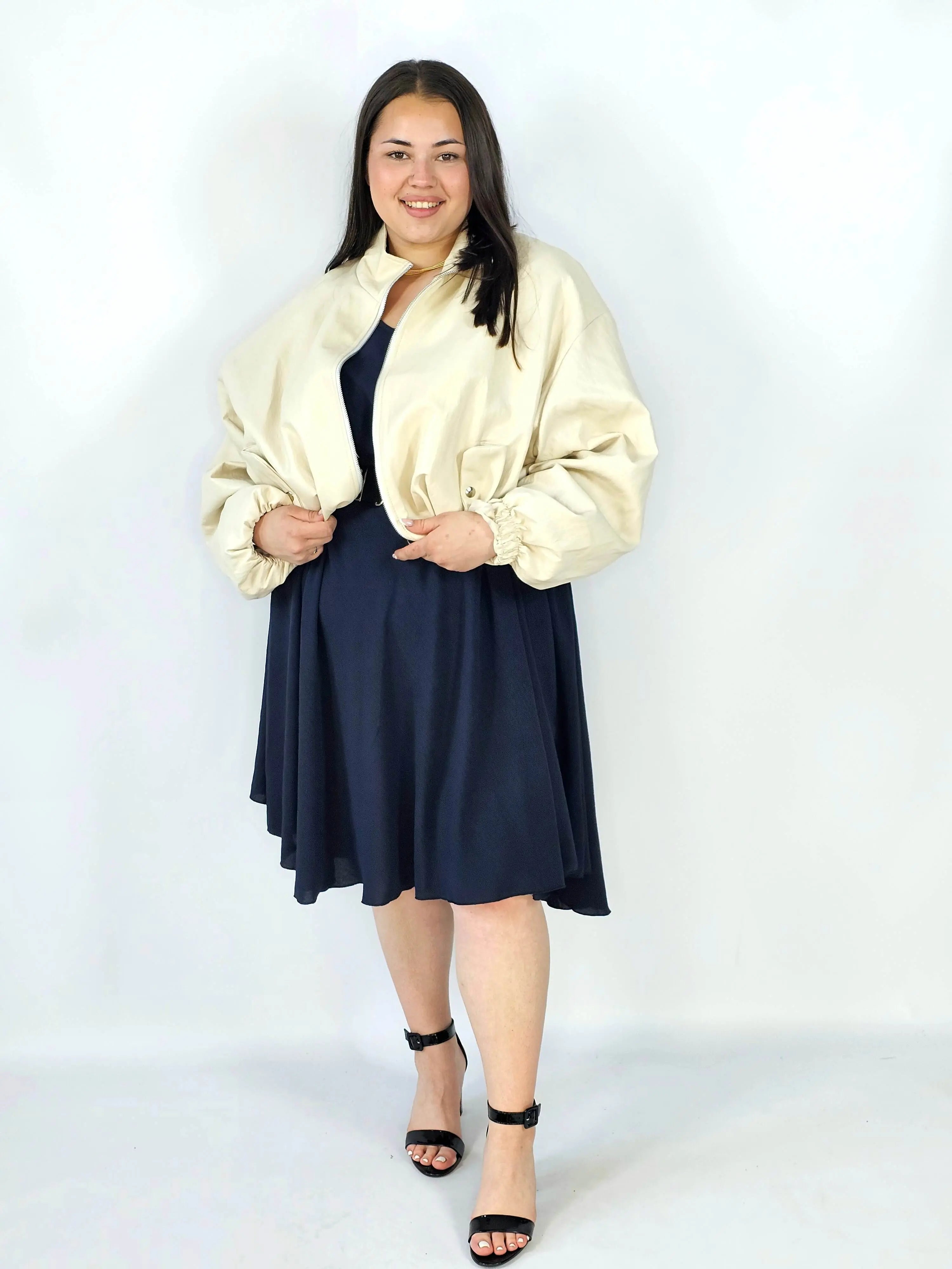 Sukienka plus size kreszowana – lekka, wygodna i stylowa XXL Stylowa XL