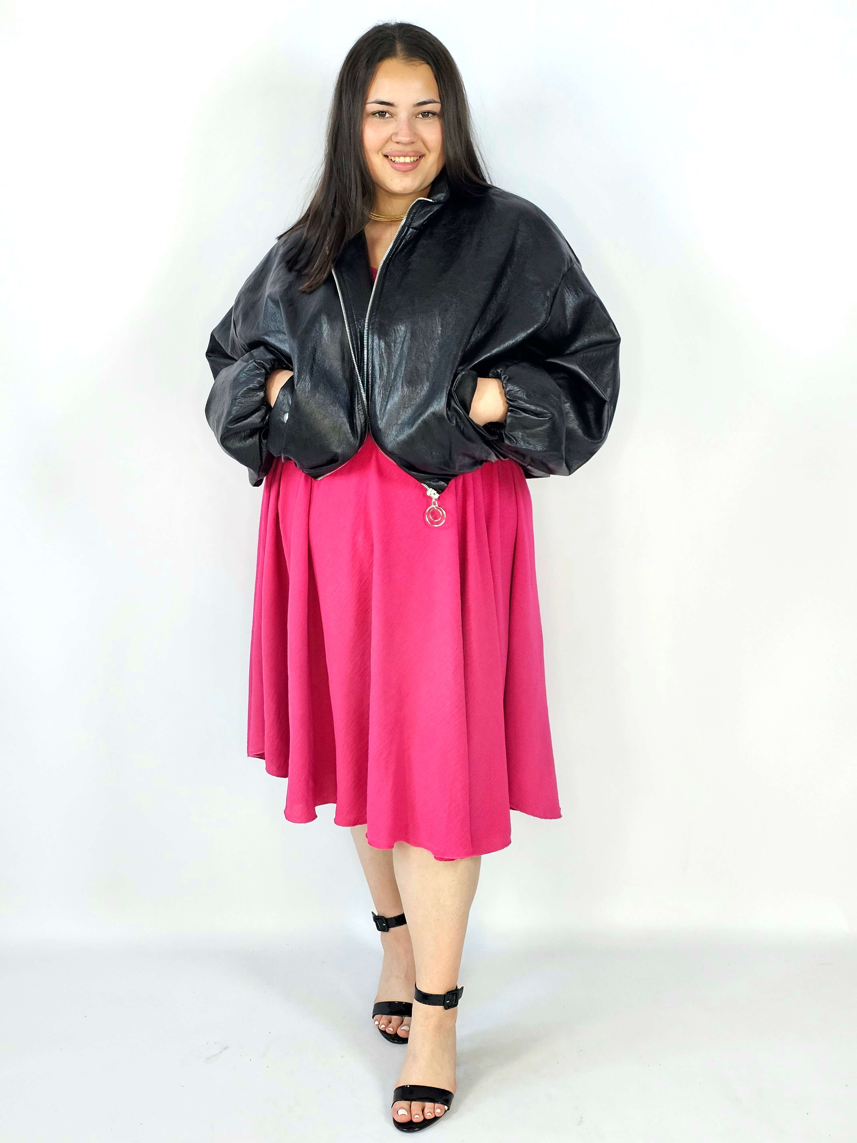 Sukienka plus size kreszowana – lekka, wygodna i stylowa XXL Stylowa XL