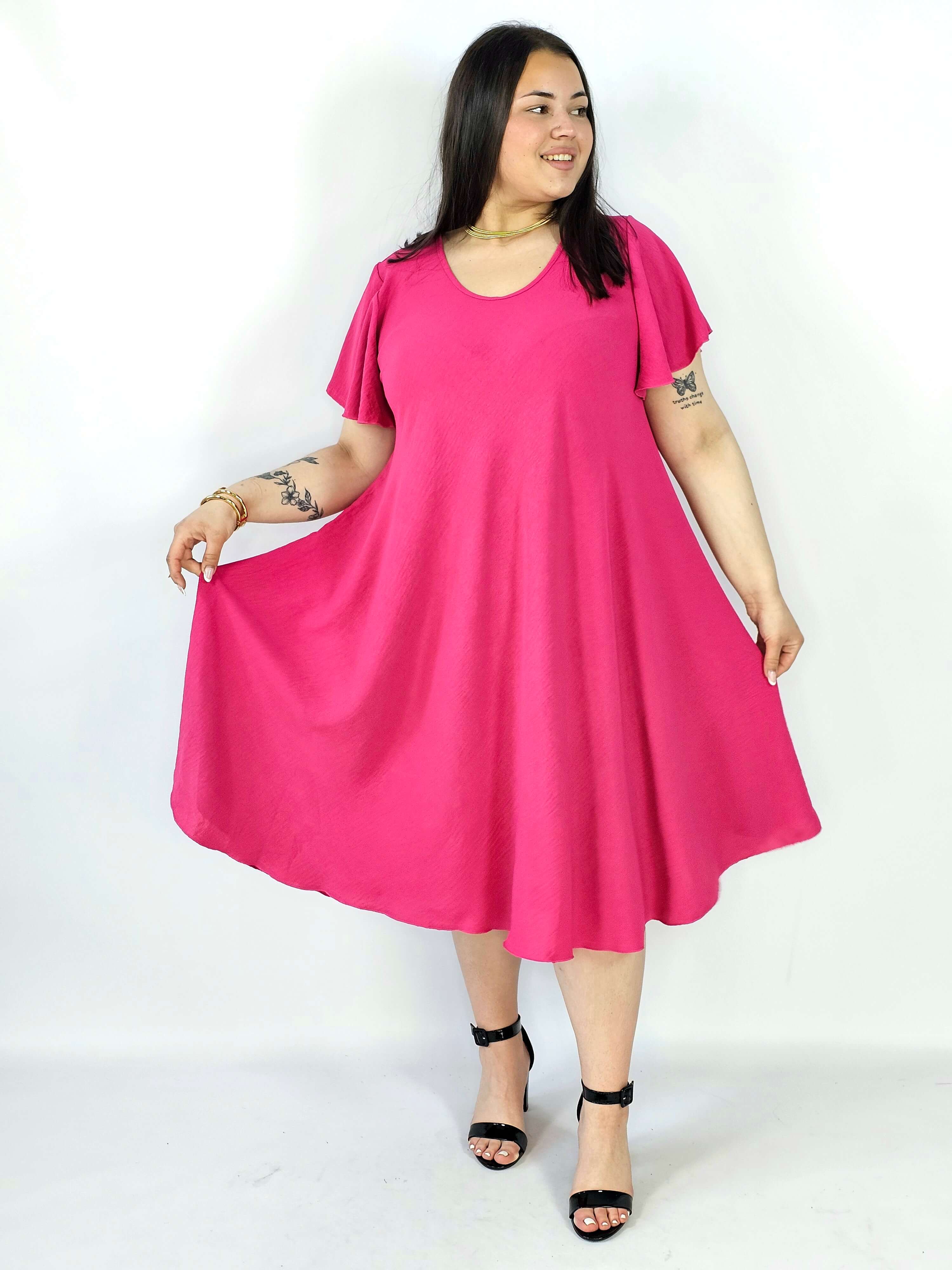 Sukienka plus size kreszowana – lekka, wygodna i stylowa XXL Stylowa XL