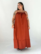 Sukienka plus size maxi na ramiączkach – lekka i kobieca propozycja na lato Stylowa XL