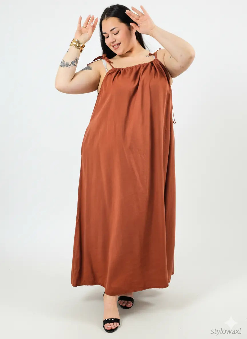 Sukienka plus size maxi na ramiączkach – lekka, zwiewna i wygodna XXL Stylowa XL