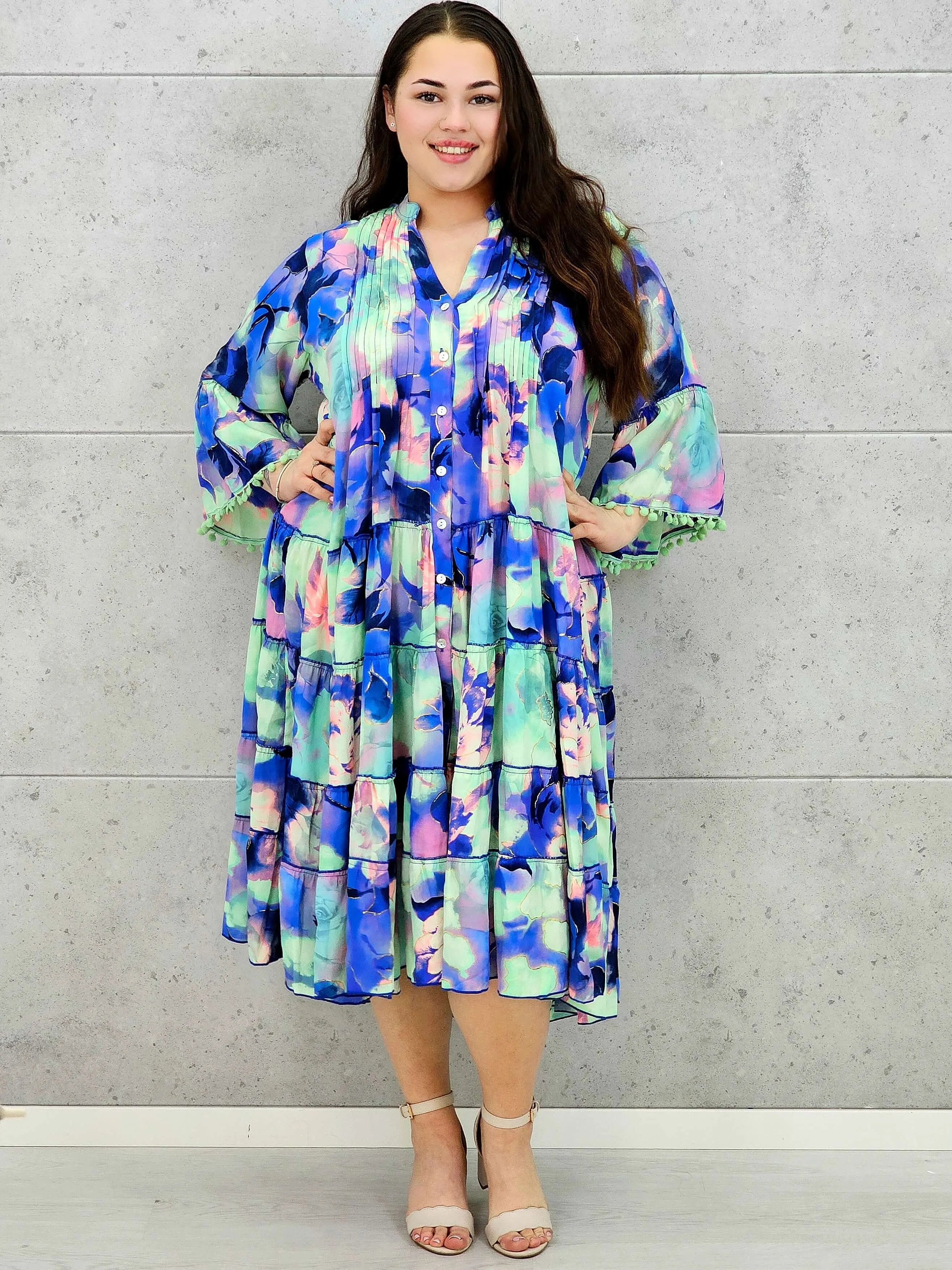 Sukienka plus size maxi oversize w malarskie printy – kilka wersji kolorystycznych Stylowa XL