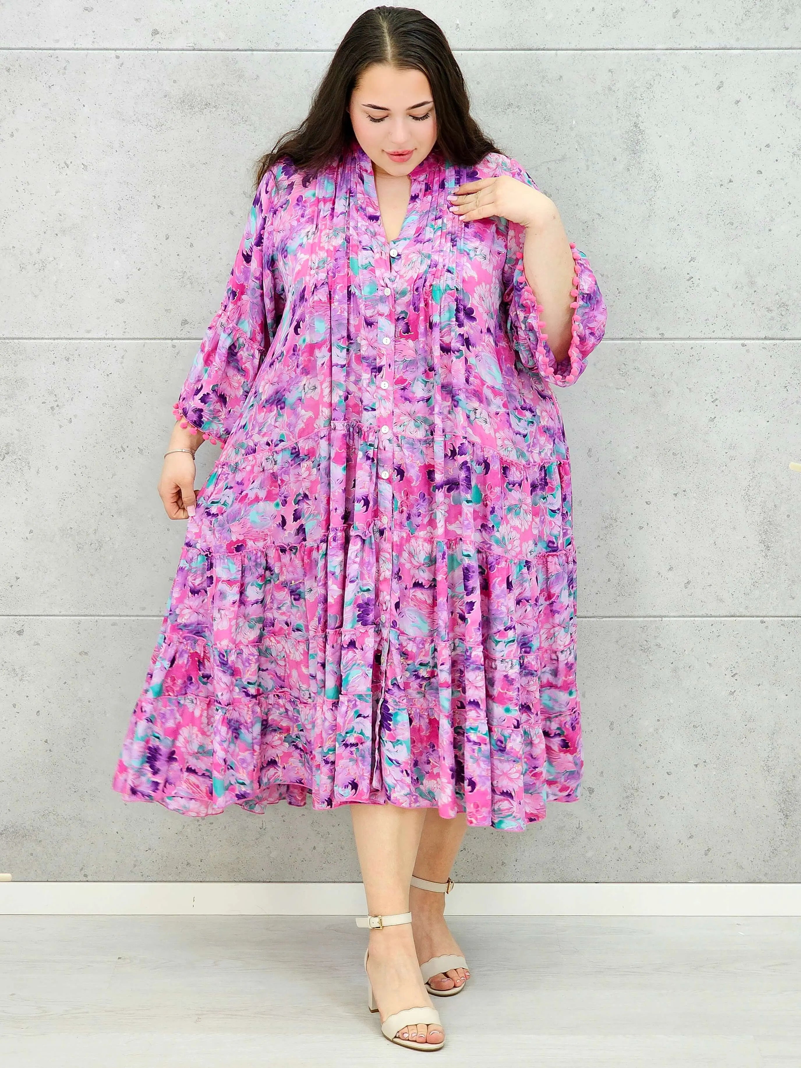 Sukienka plus size maxi oversize w malarskie printy – kilka wersji kolorystycznych Stylowa XL